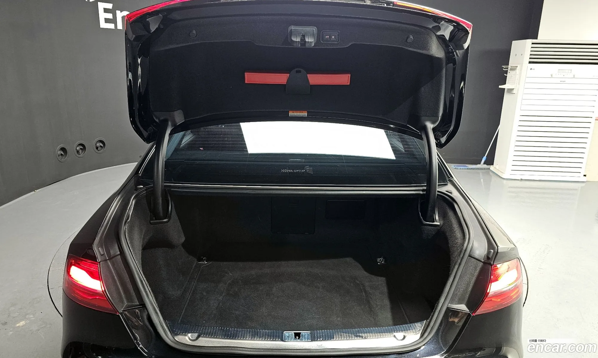 Audi A8 2015 WAUZZZ4H2FN041188 — 17