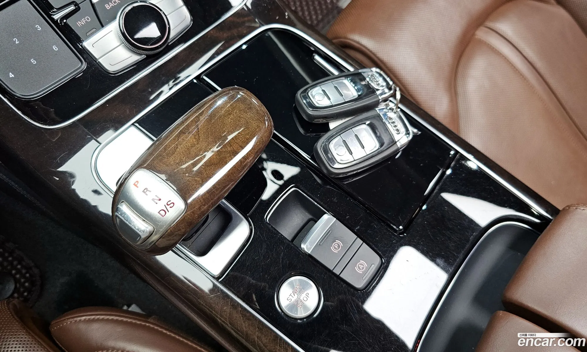 Audi A8 2015 WAUZZZ4H2FN041188 — 11