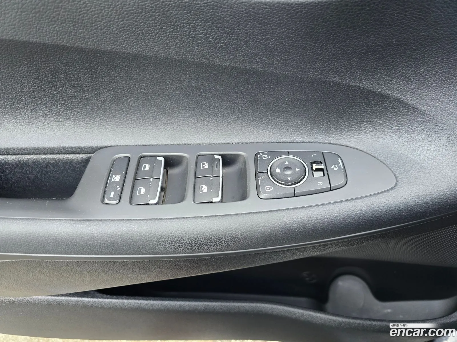 Hyundai Grandeur IG Hybrid 2018 — 16