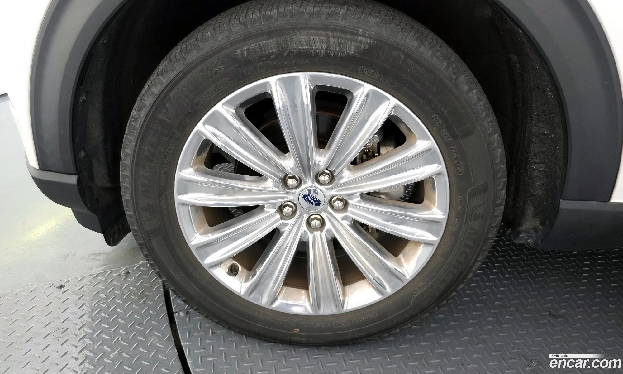 Ford Explorer 6th Gen 2021 — 2