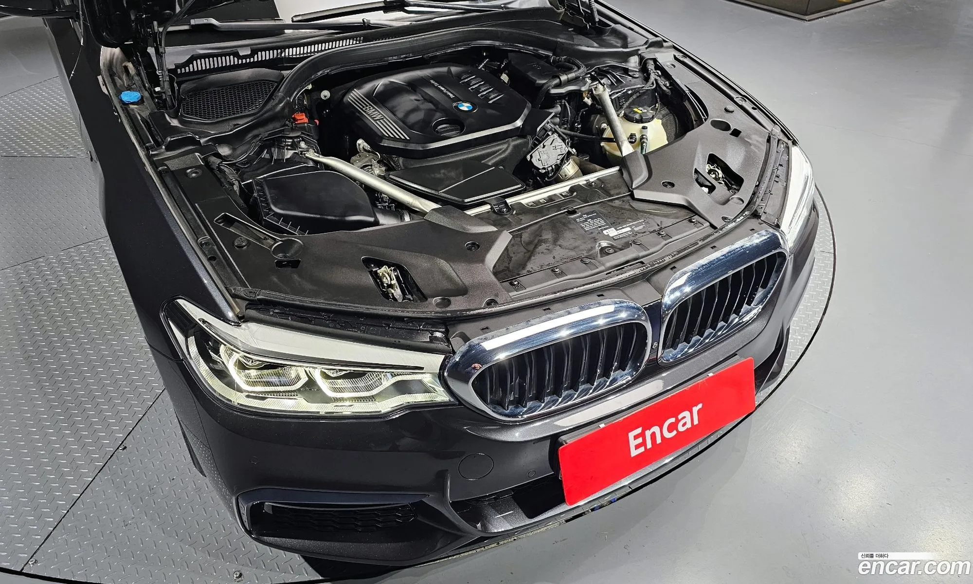 BMW 5 Series 2019 — 17