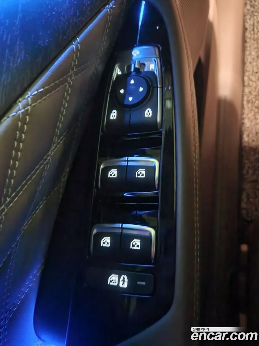 Kia K8 Hybrid 2022 — 8