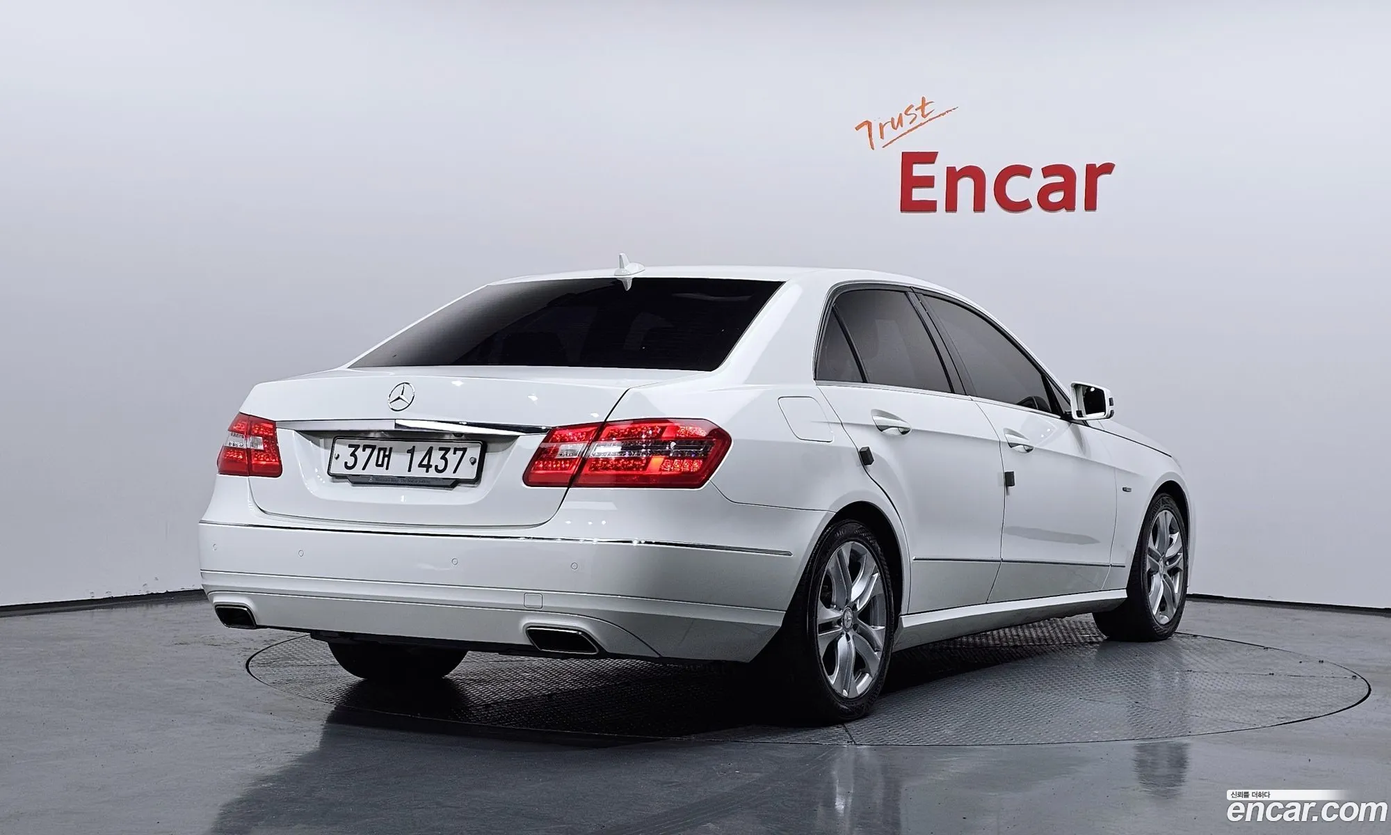 Mercedes-Benz E-Class W212 2012 WDDHF0CB5CA594653 — 17