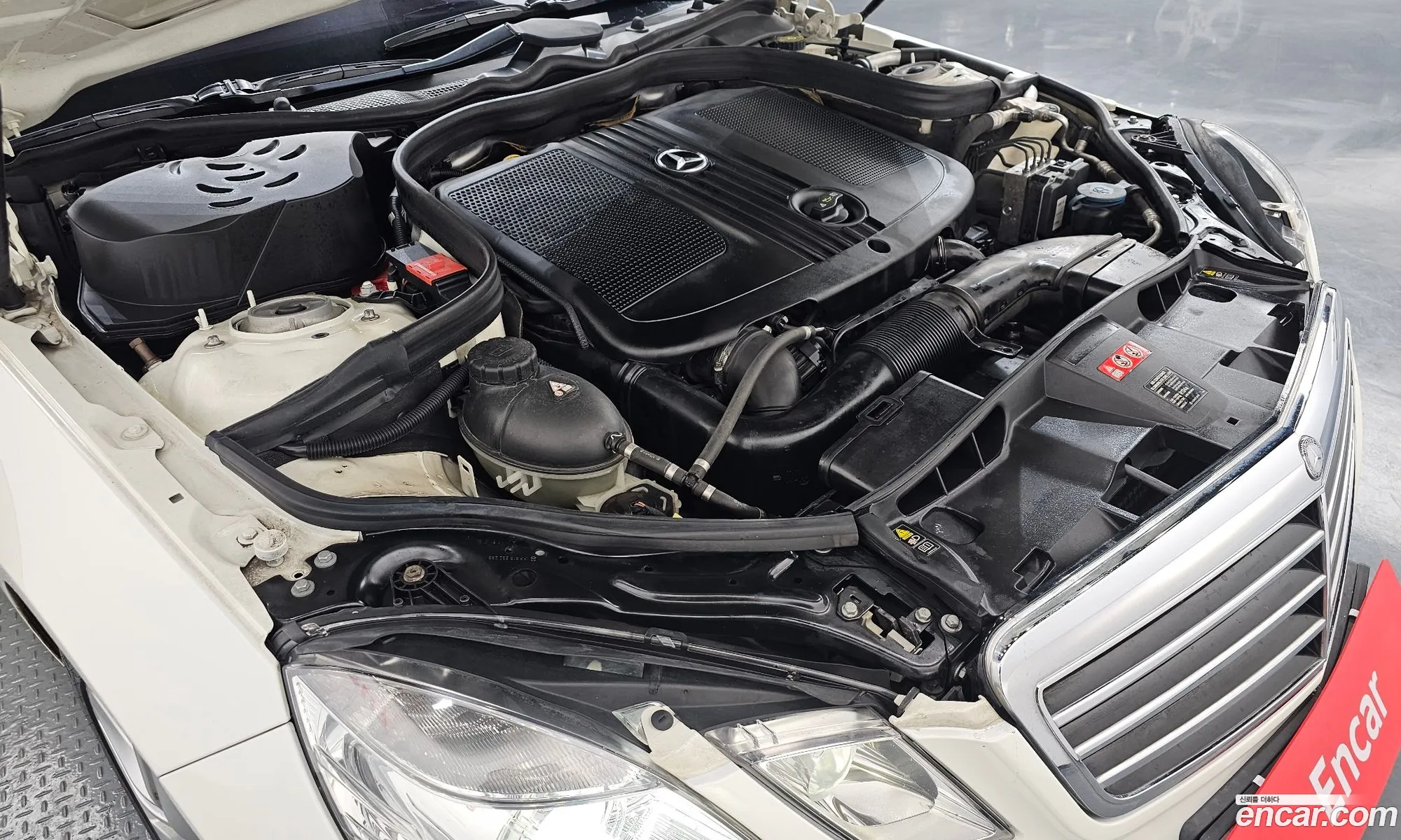 Mercedes-Benz E-Class W212 2012 WDDHF0CB5CA594653 — 5