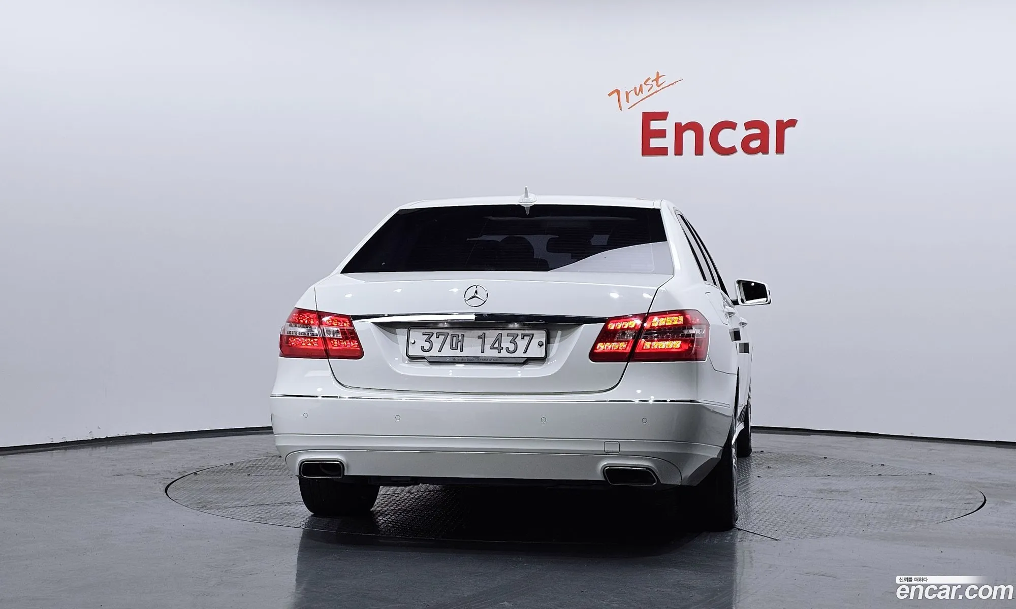 Mercedes-Benz E-Class W212 2012 WDDHF0CB5CA594653 — 18