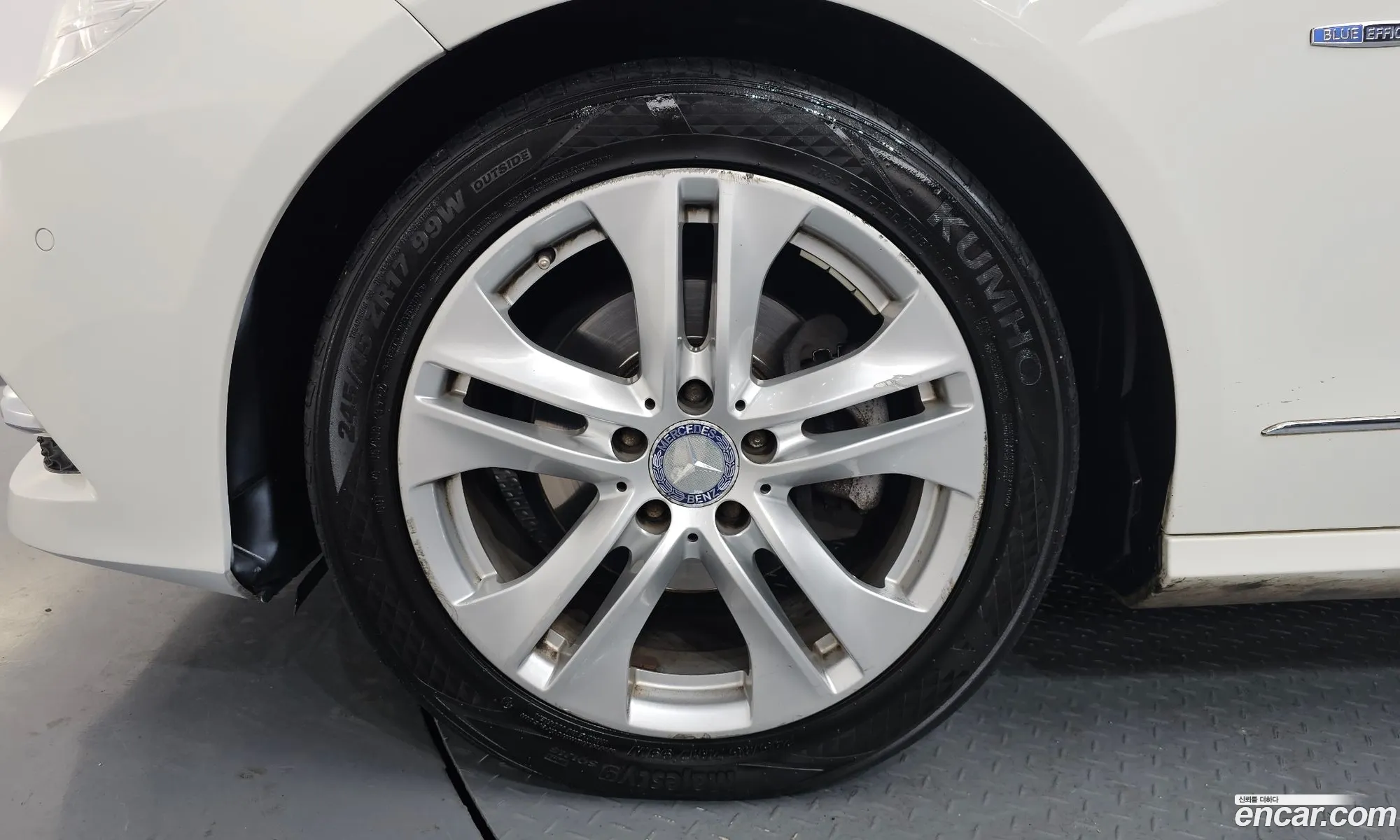 Mercedes-Benz E-Class W212 2012 WDDHF0CB5CA594653 — 4