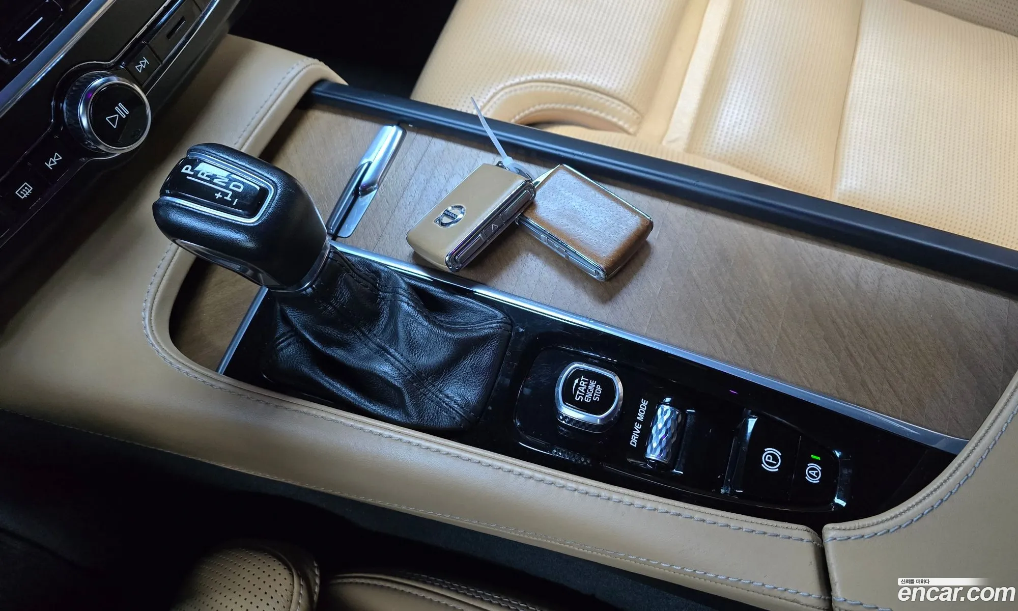 Volvo S90 2018 LVYPS102DKP057119 — 8
