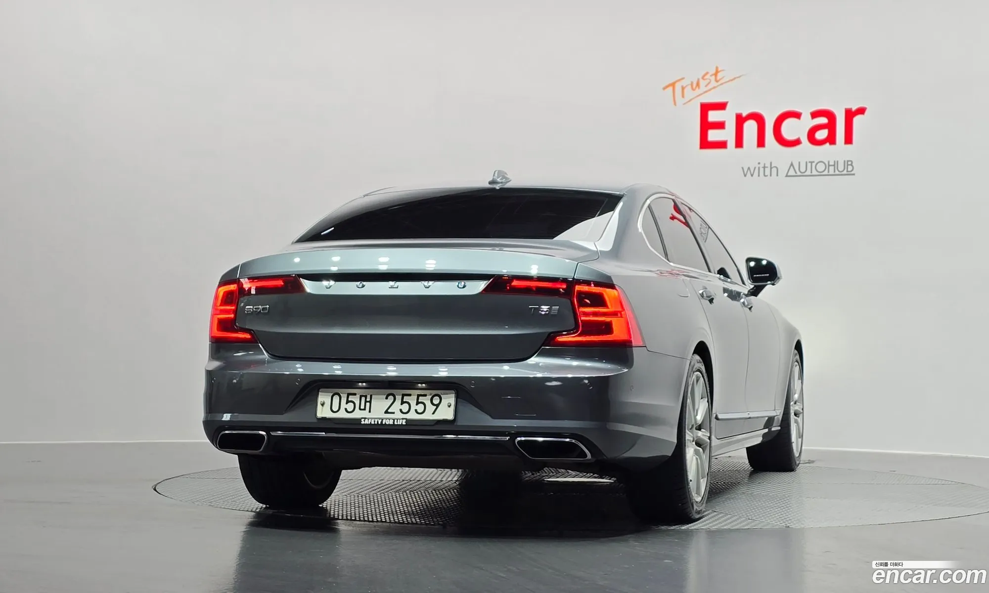 Volvo S90 2018 LVYPS102DKP057119 — 5