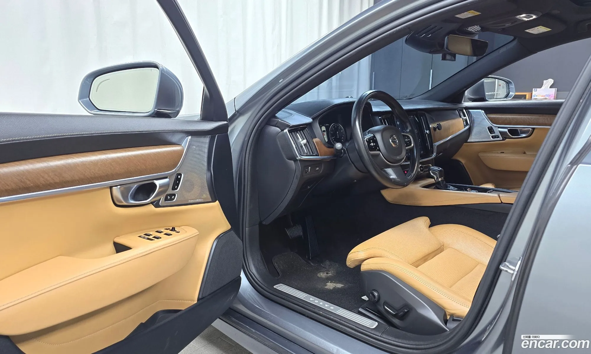 Volvo S90 2018 LVYPS102DKP057119 — 15