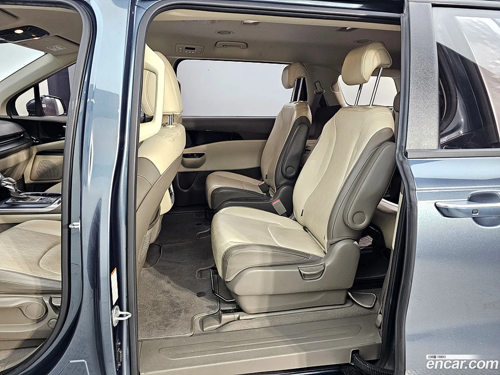 Kia Carnival 2021 — 17