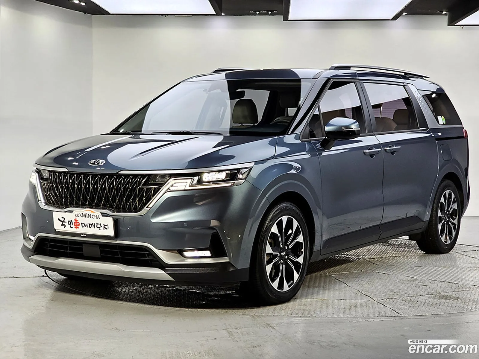 Kia Carnival 2021 — 20