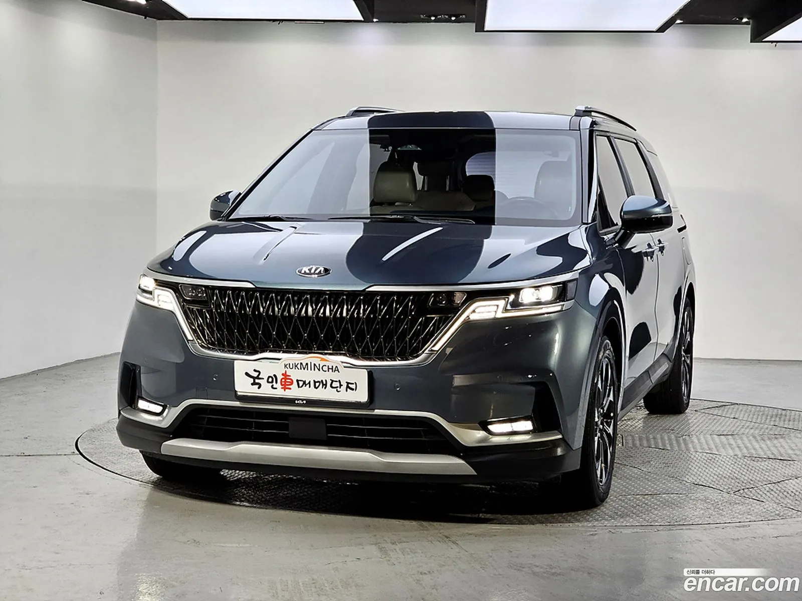 Kia Carnival 2021 — 3
