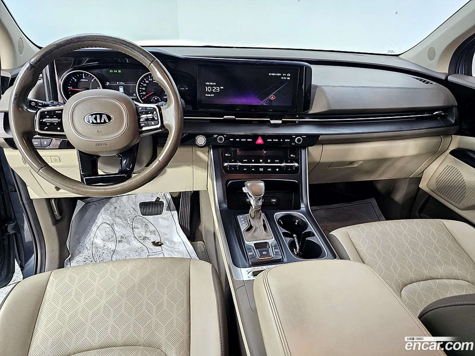 Kia Carnival 2021 — 12
