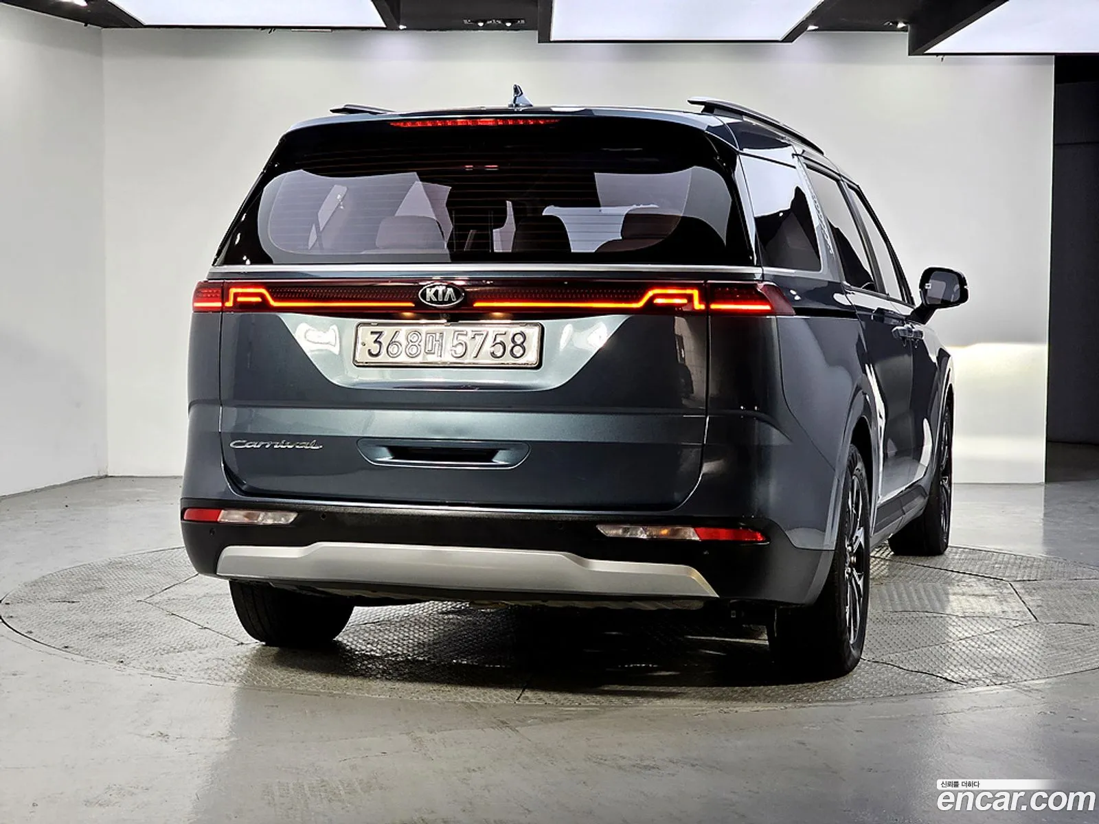 Kia Carnival 2021 — 6