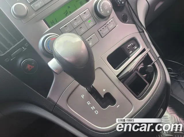 Hyundai Grand Starex 2014 — 19