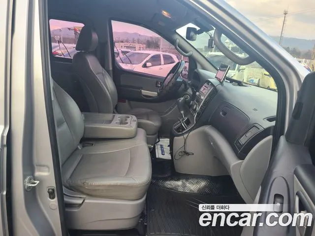Hyundai Grand Starex 2014 — 18