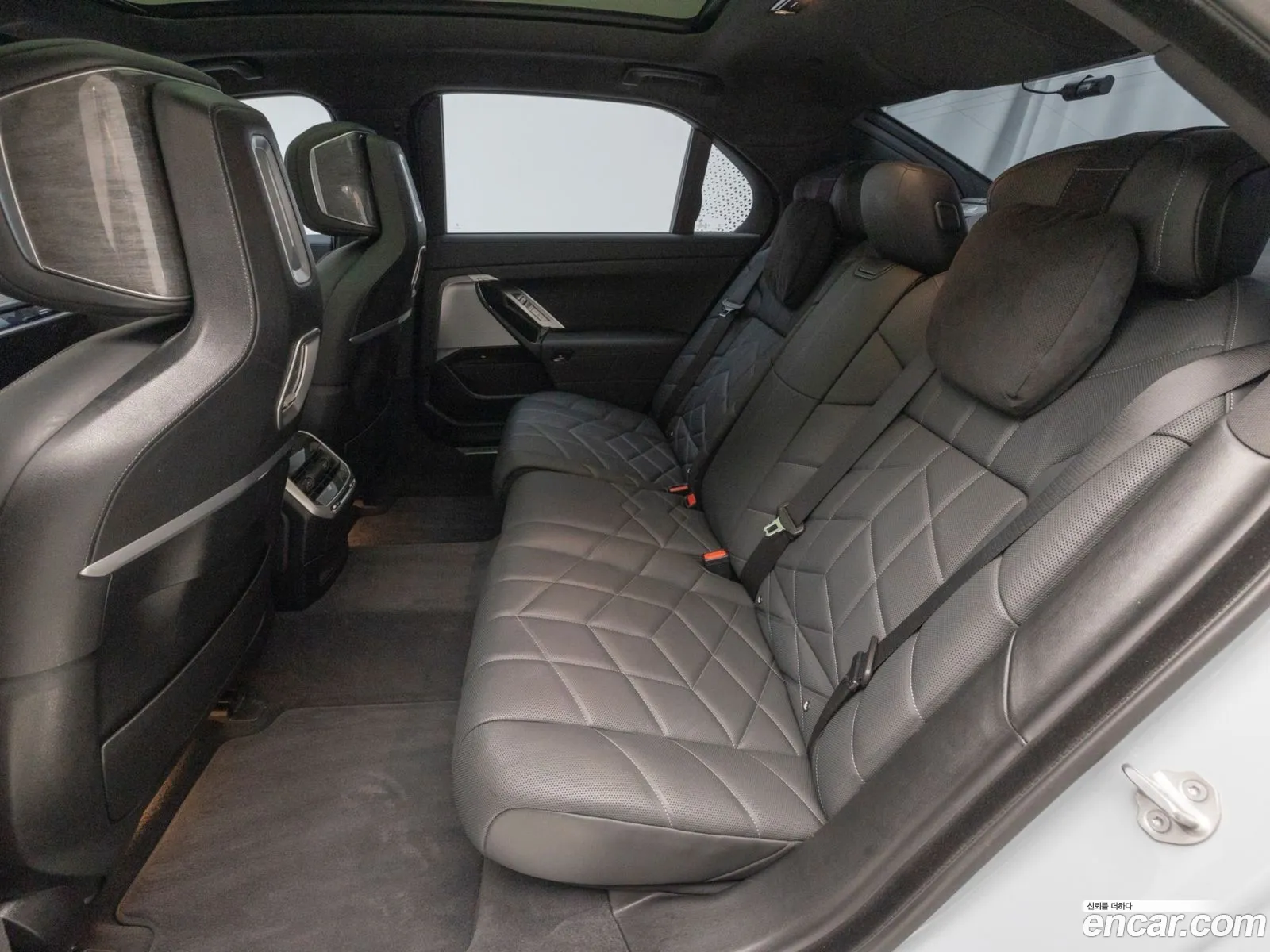 BMW 7 Series 2024 — 17