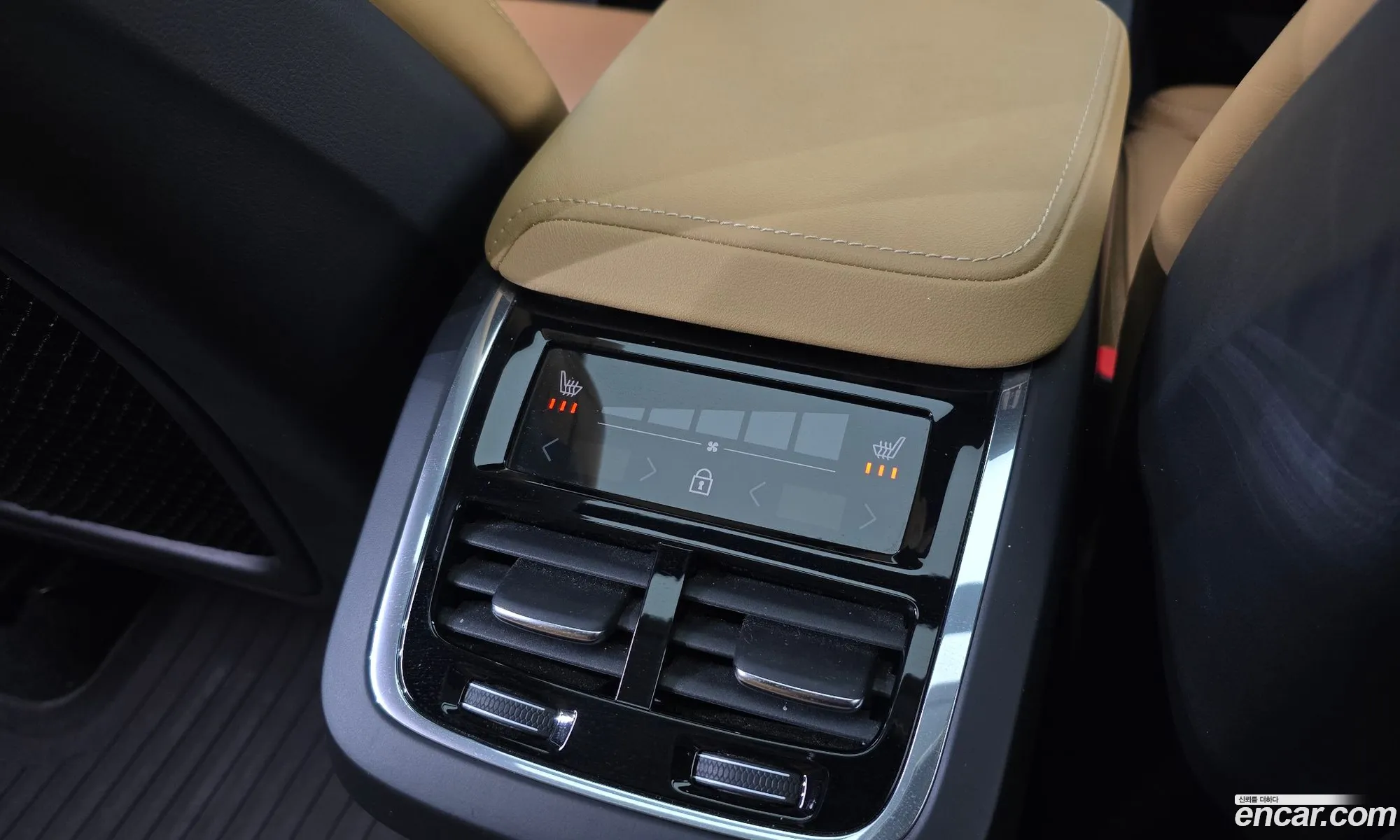 Volvo XC60 2022 — 2