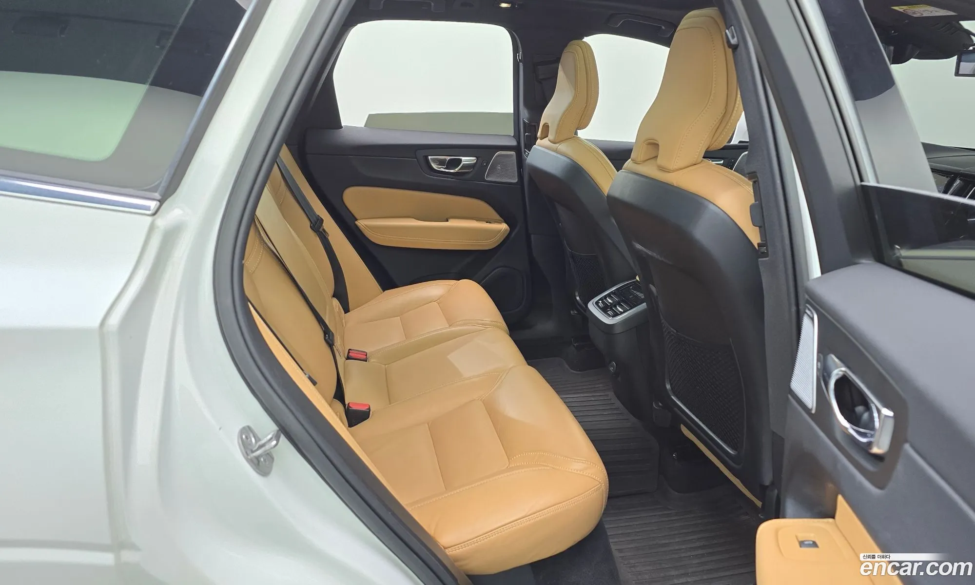 Volvo XC60 2022 — 13