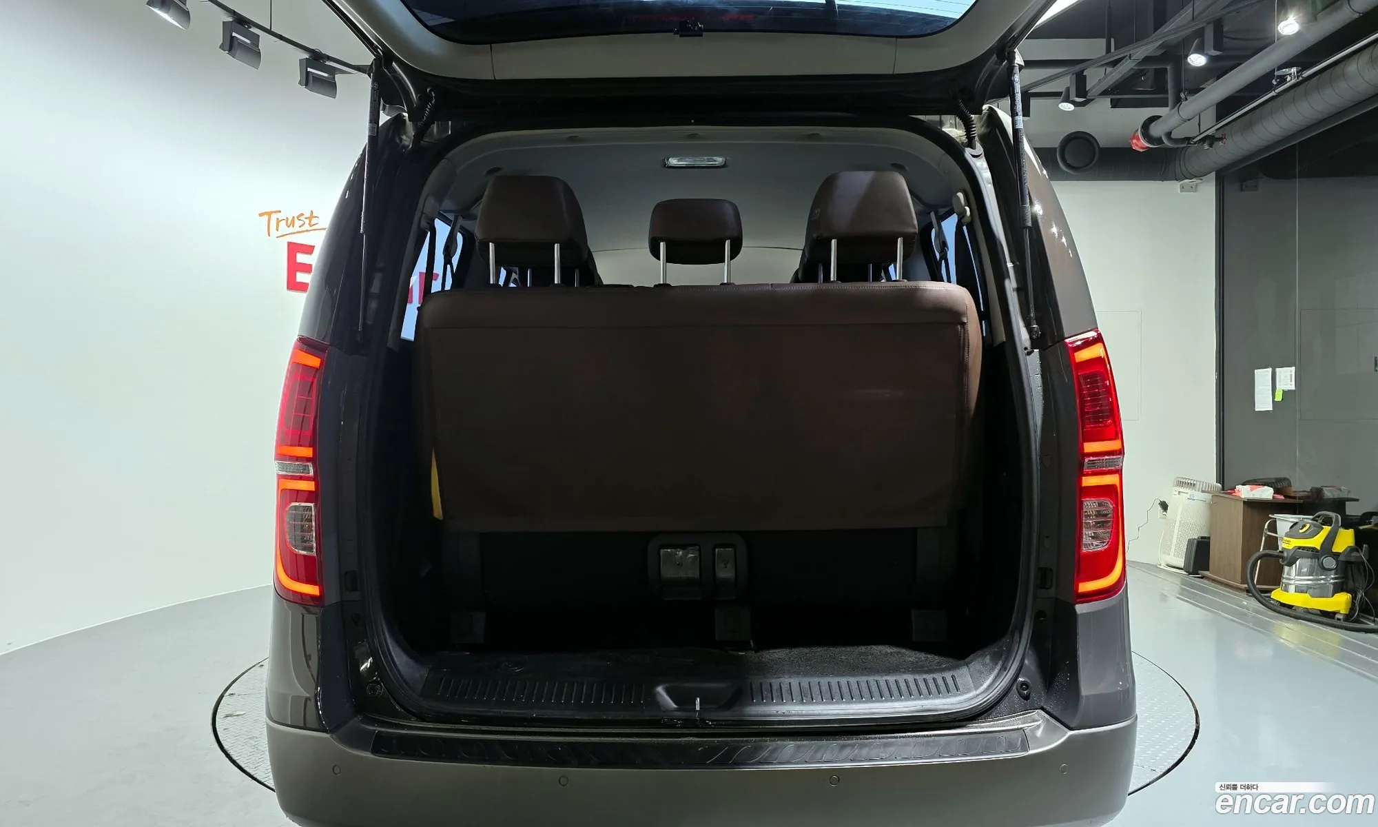 Hyundai Grand Starex 2020 — 18