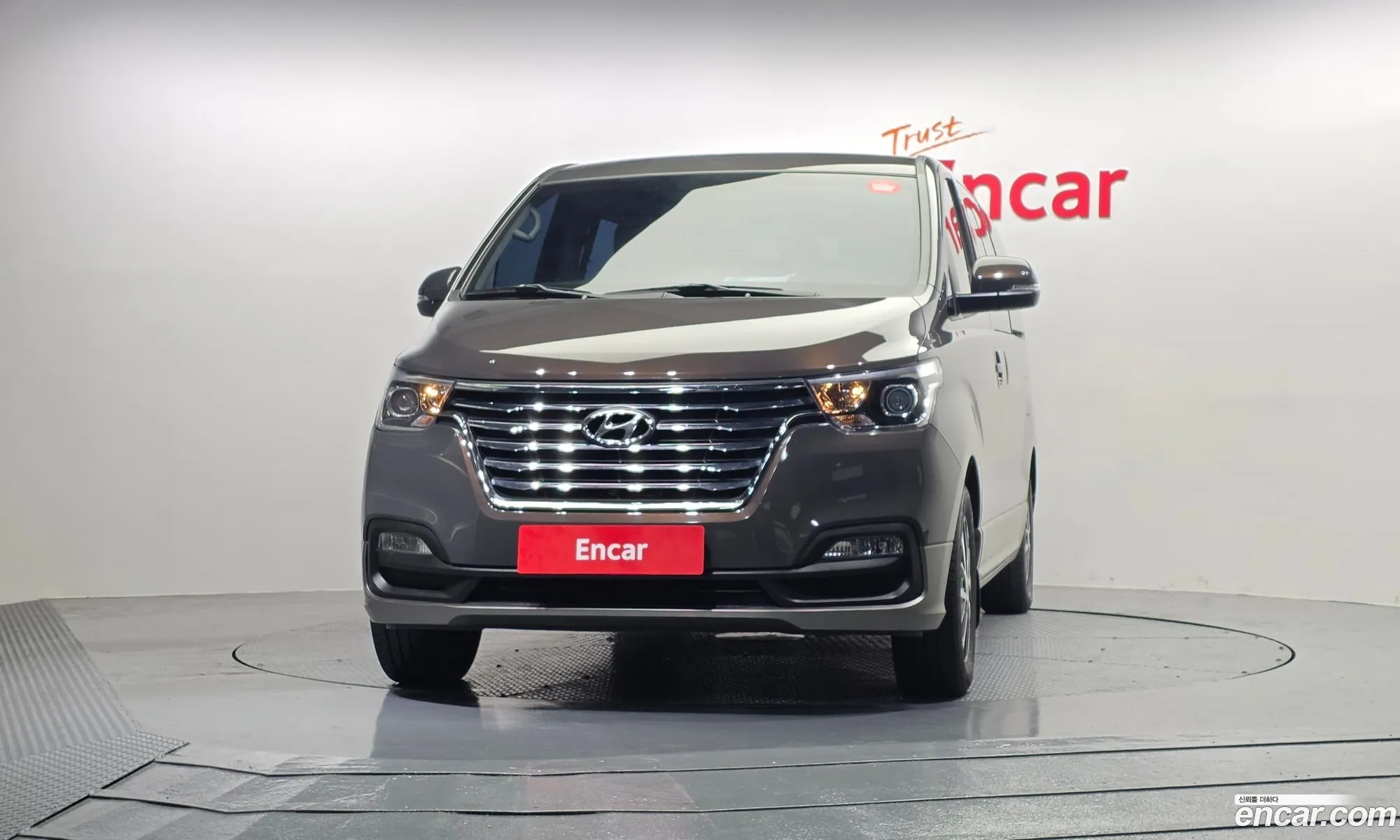 Hyundai Grand Starex 2020 — 12