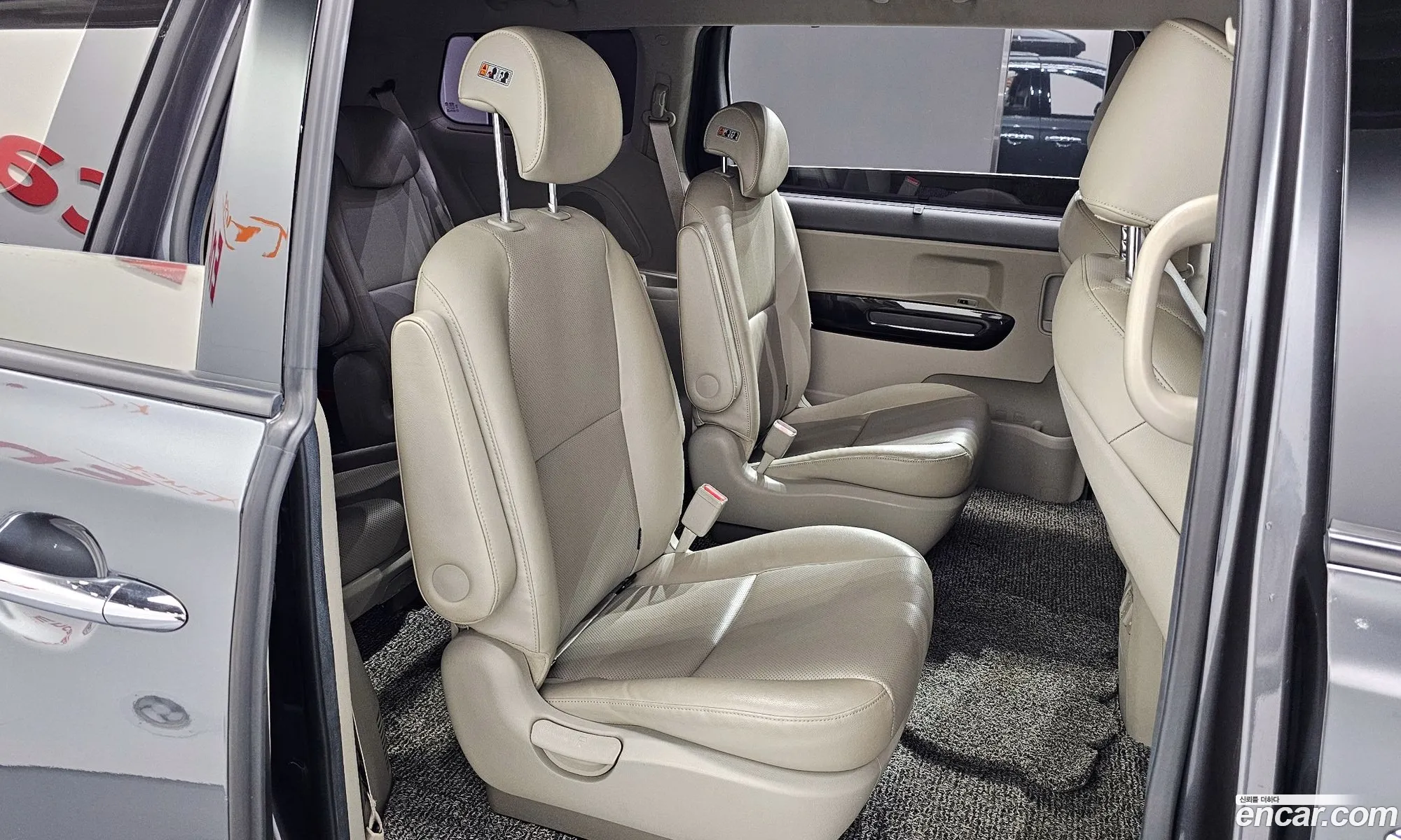 Kia Carnival 2017 — 13