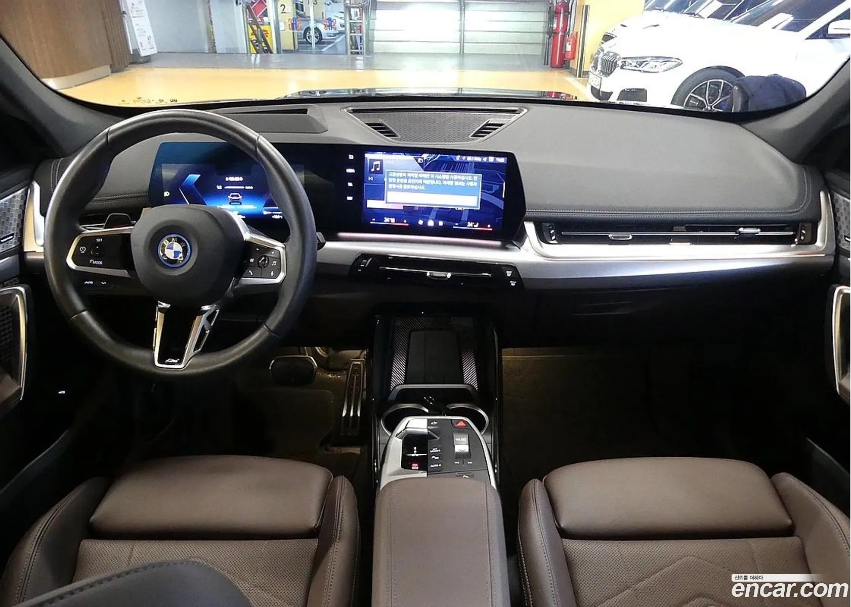 BMW iX1 2025 — 19