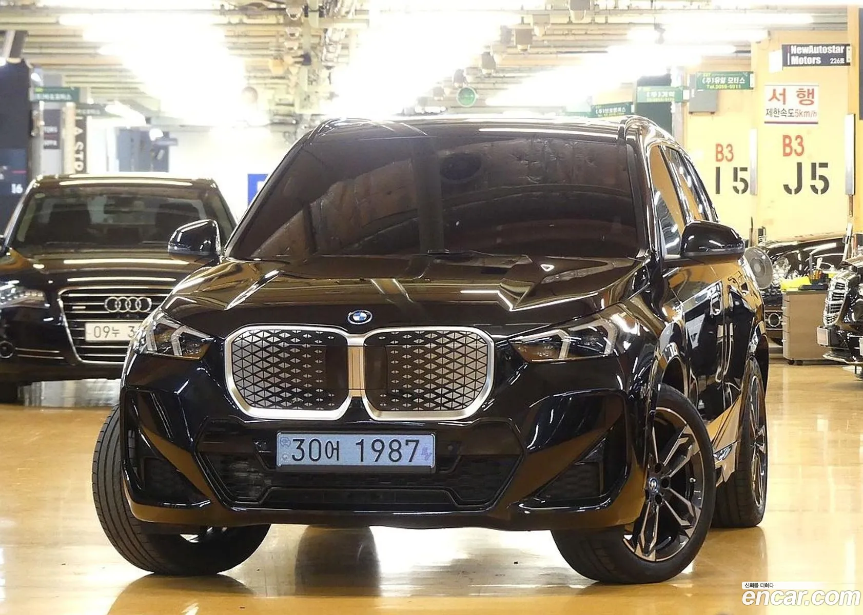 BMW iX1