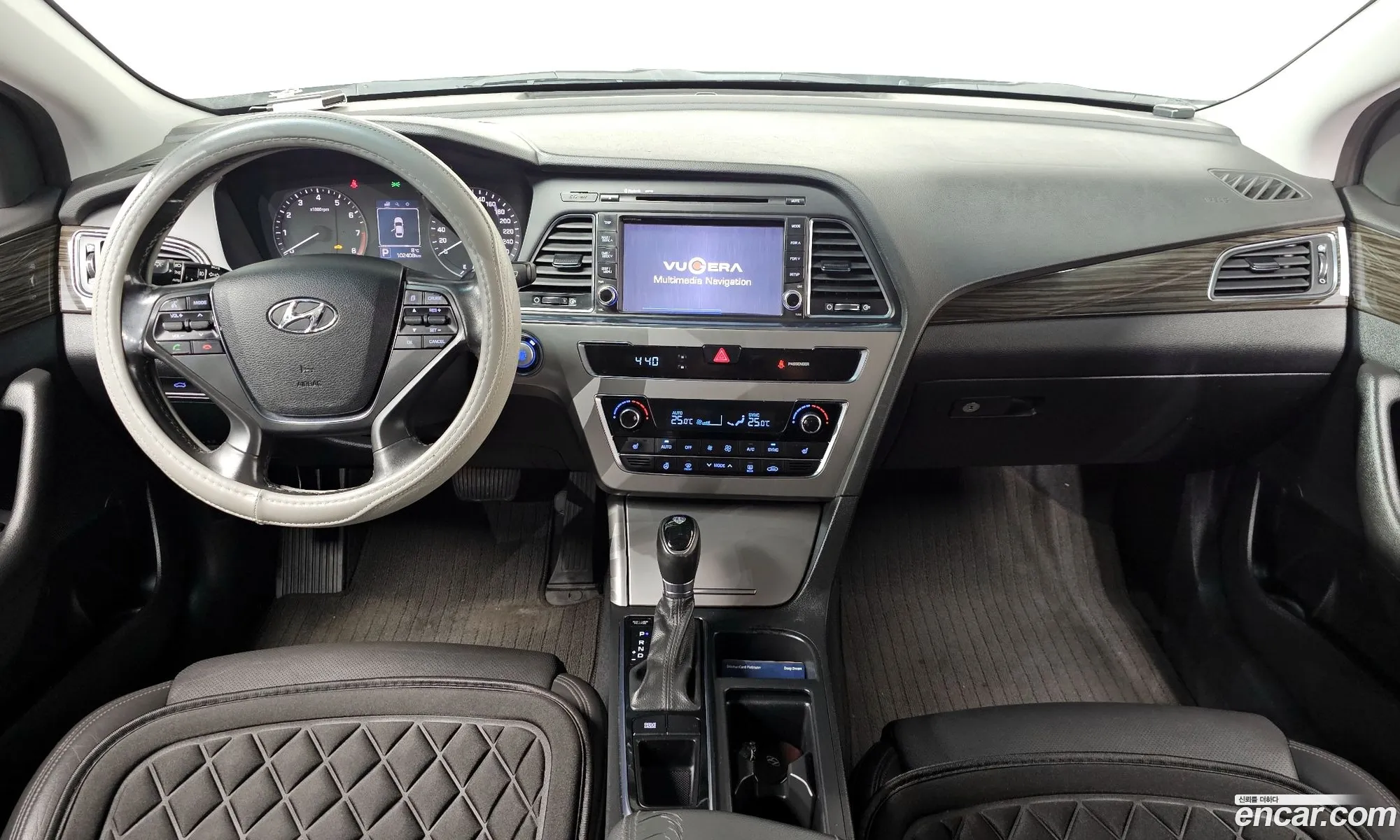 Hyundai LF Sonata 2014 — 12