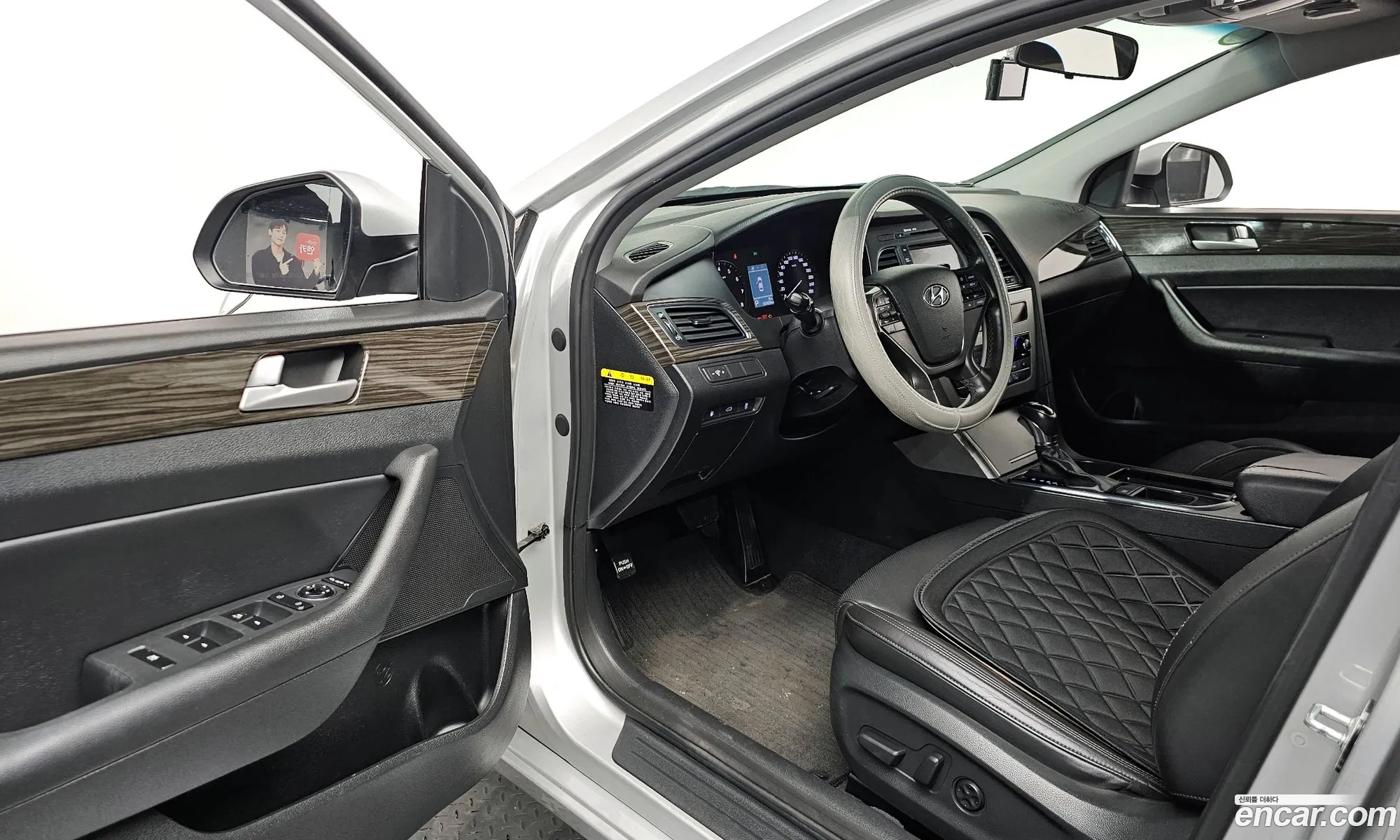 Hyundai LF Sonata 2014 — 19