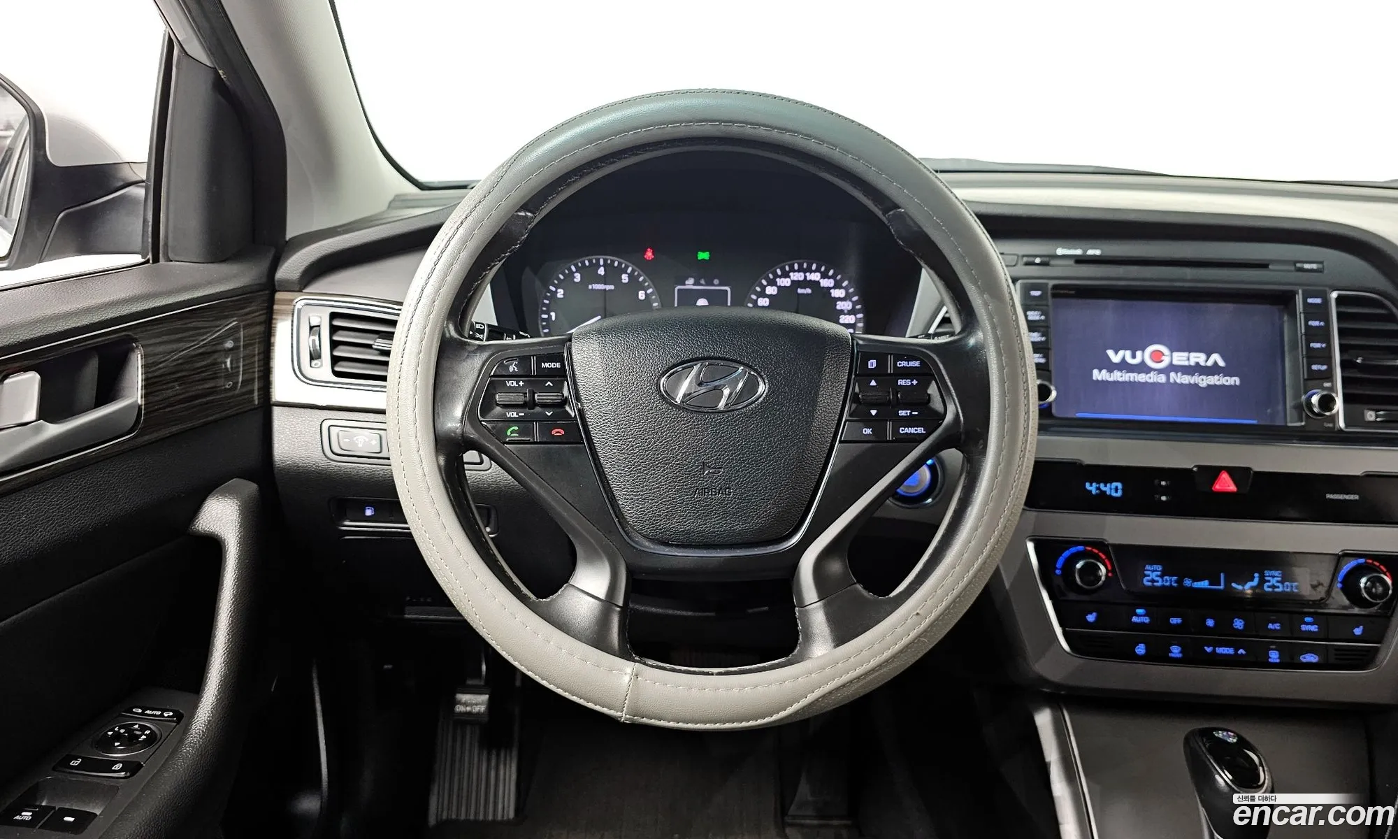 Hyundai LF Sonata 2014 — 18
