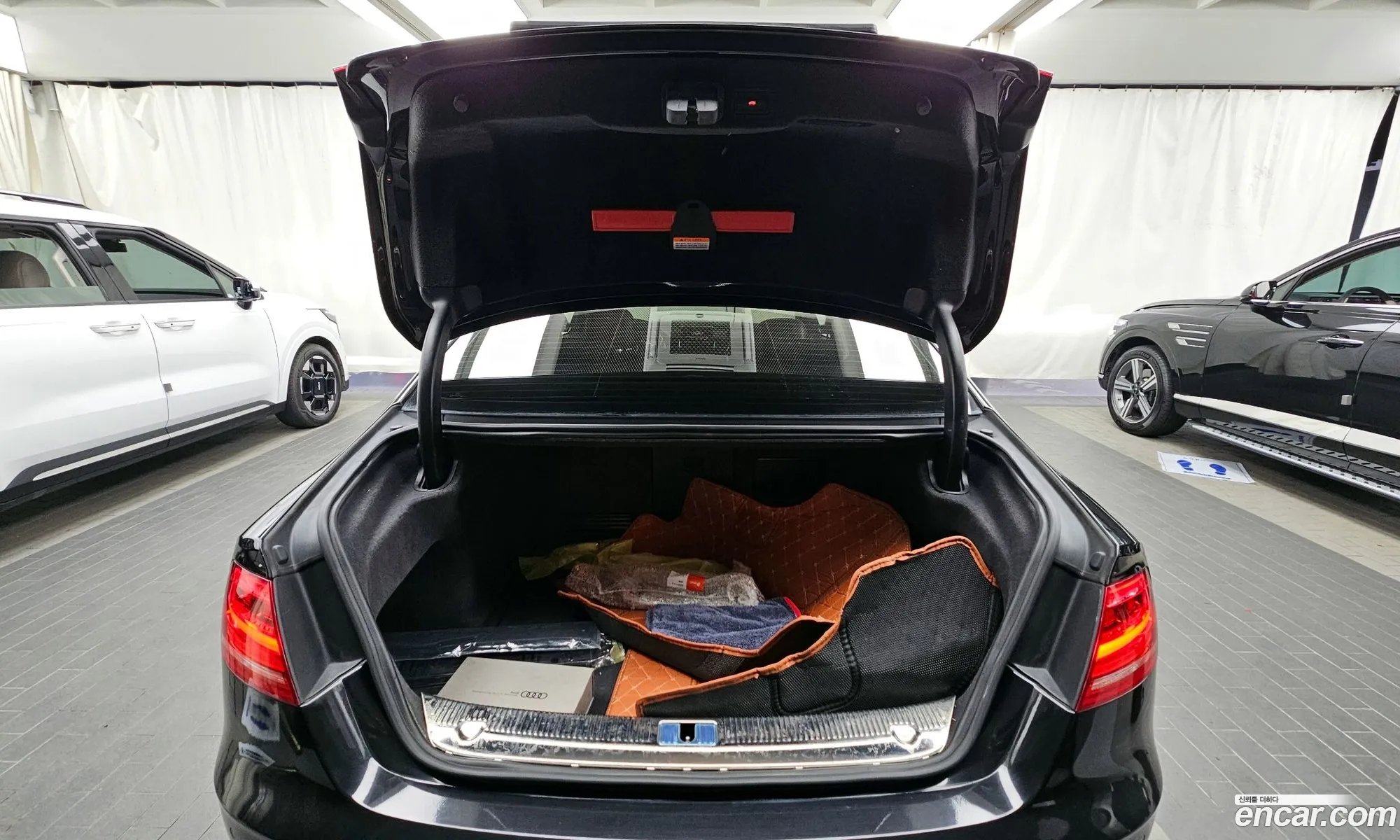 Audi A8 2011 — 5