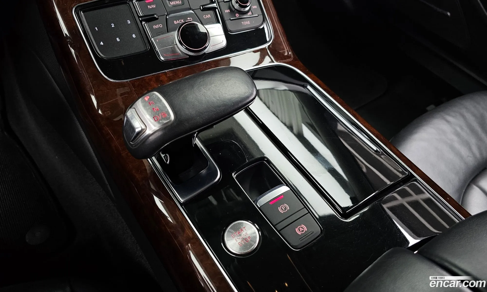 Audi A8 2011 — 16