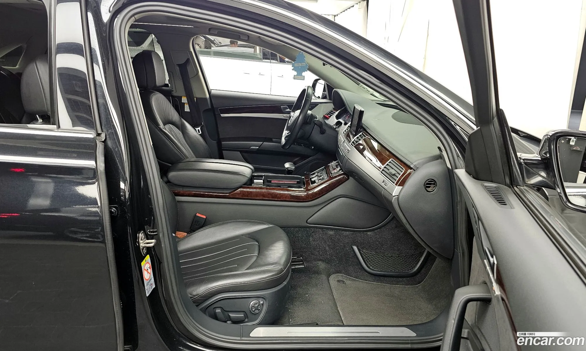 Audi A8 2011 — 7