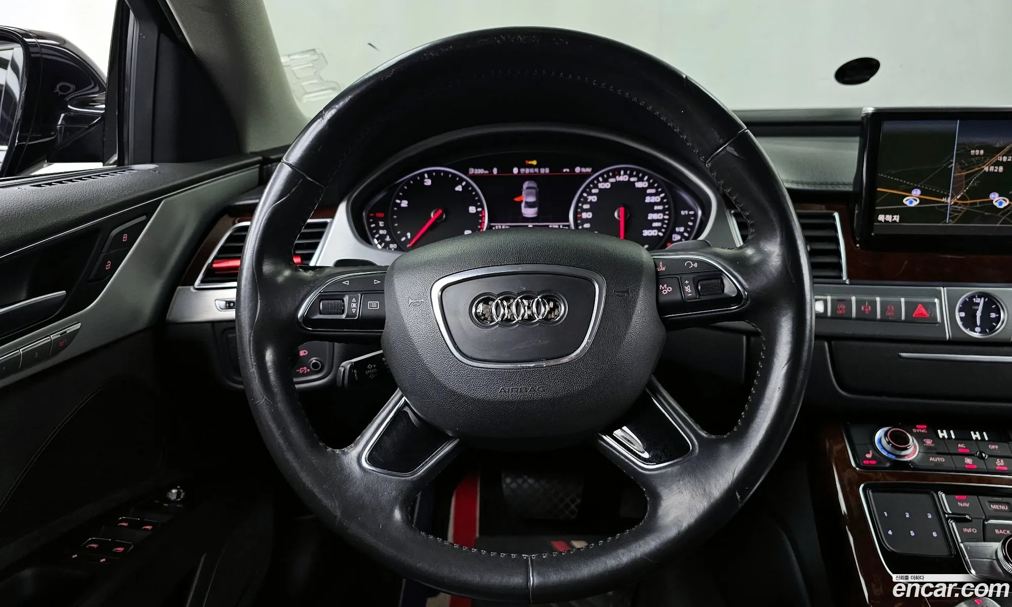 Audi A8 2011 — 3