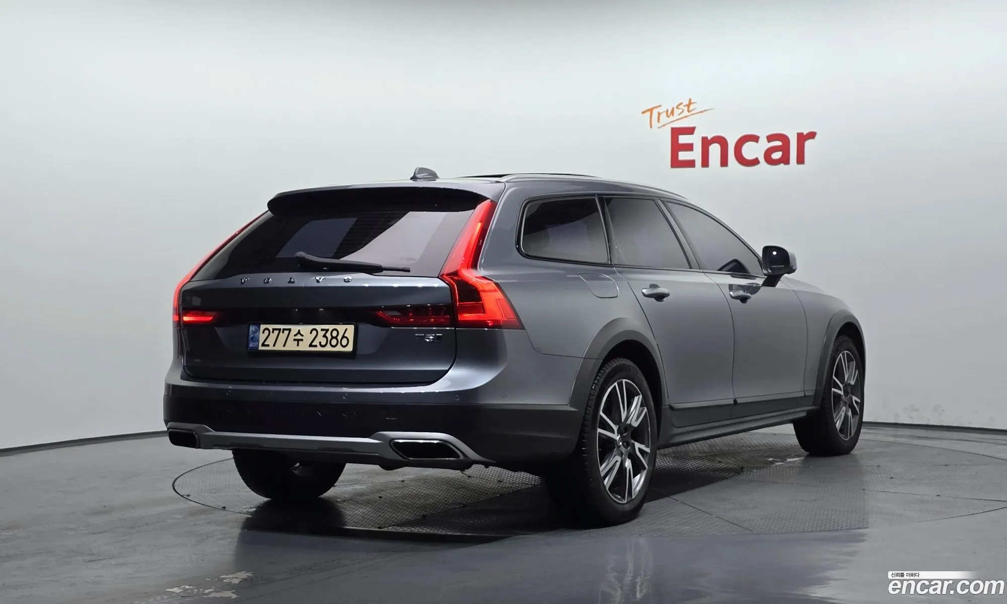 Volvo V90 Cross Country 2018 — 18