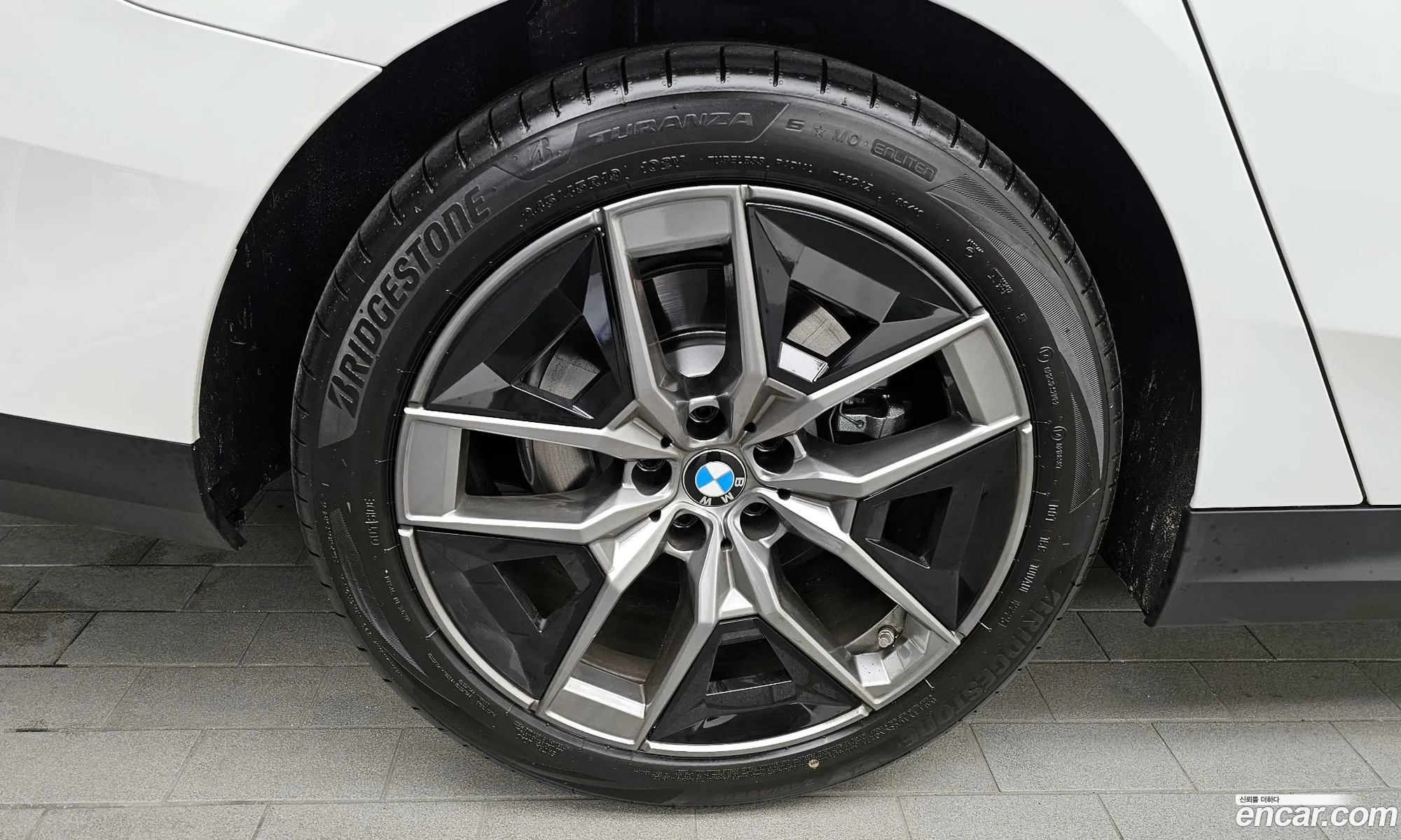 BMW 5 Series 2025 WBA21FJ00TCW10892 — 3