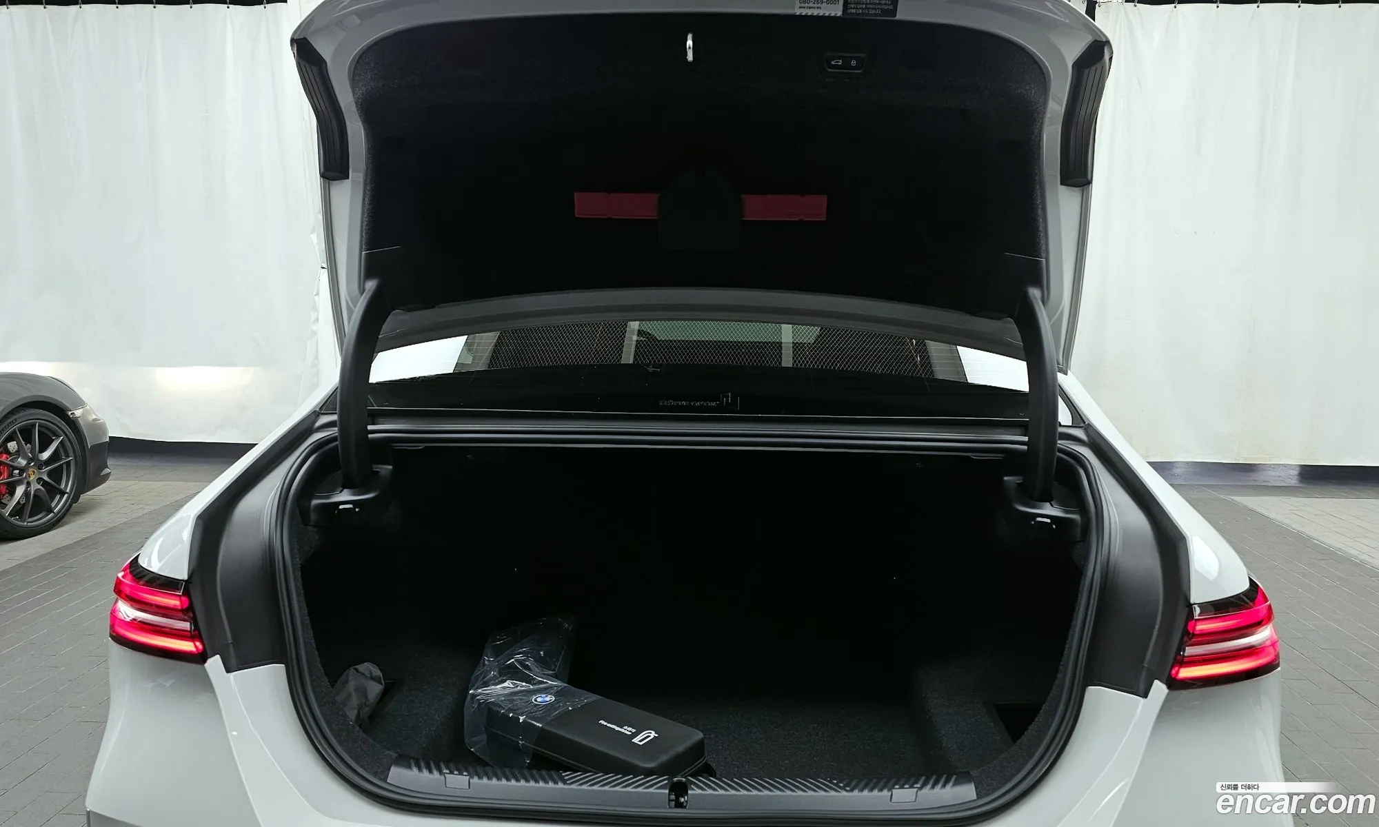 BMW 5 Series 2025 WBA21FJ00TCW10892 — 2