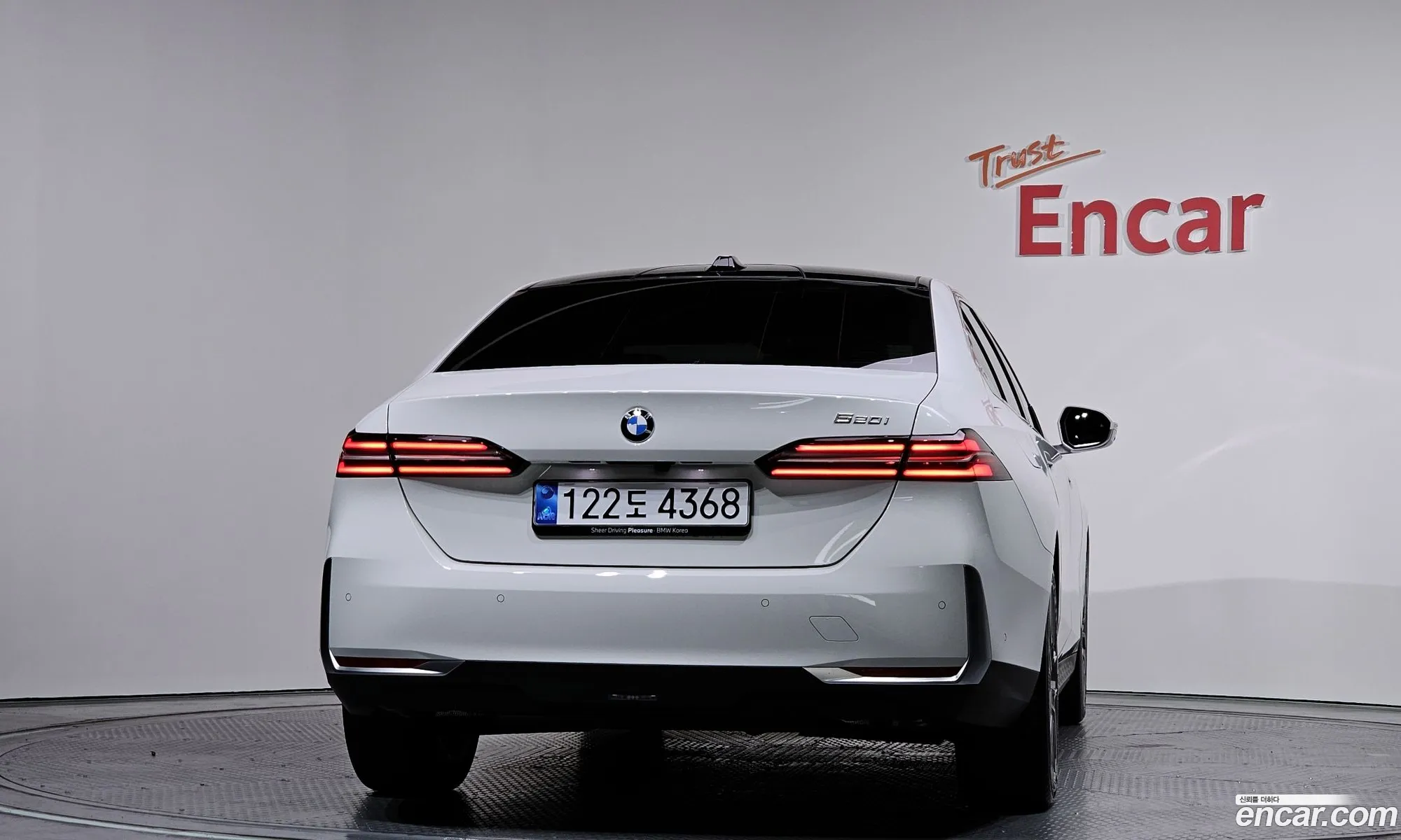 BMW 5 Series 2025 WBA21FJ00TCW10892 — 14
