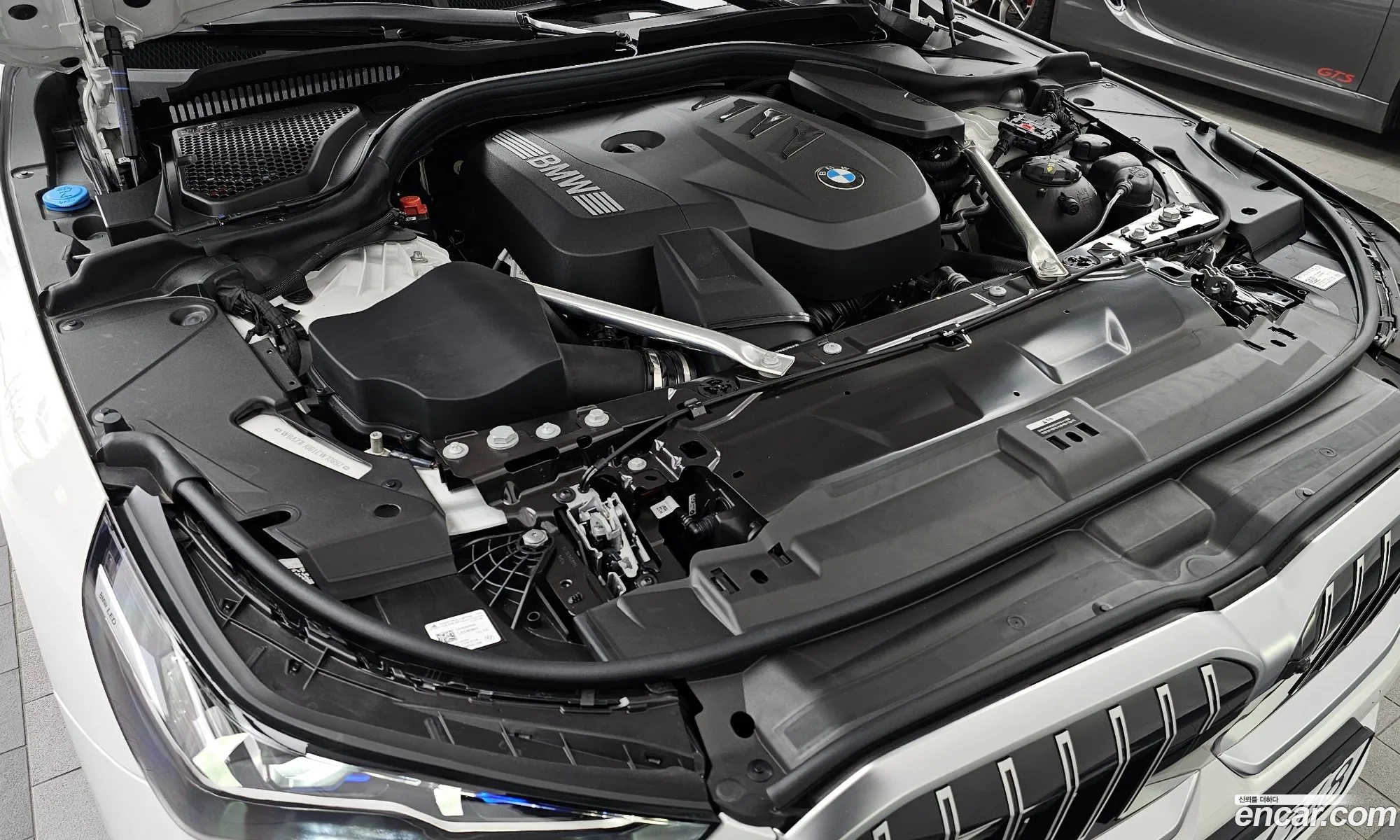 BMW 5 Series 2025 WBA21FJ00TCW10892 — 7
