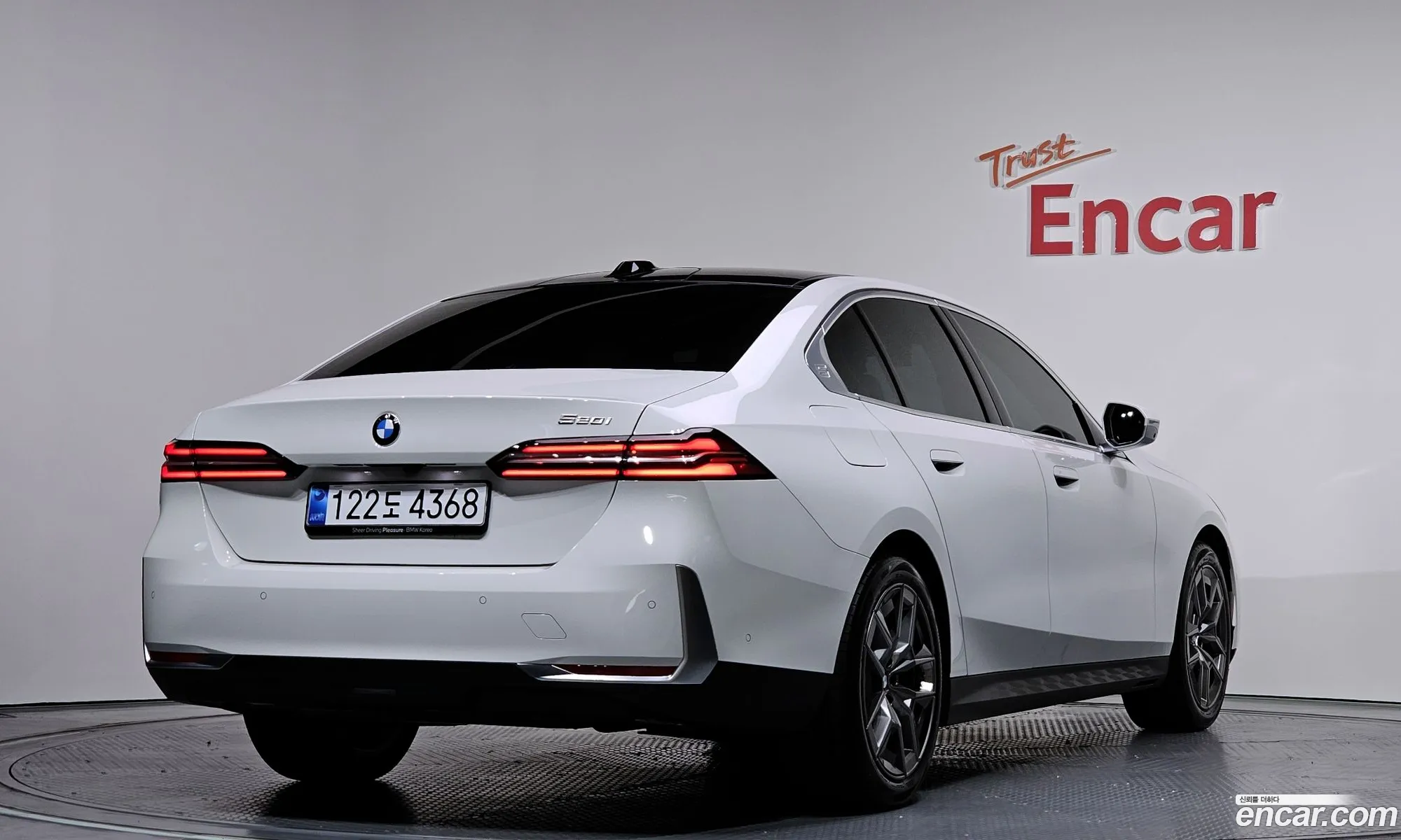 BMW 5 Series 2025 WBA21FJ00TCW10892 — 19
