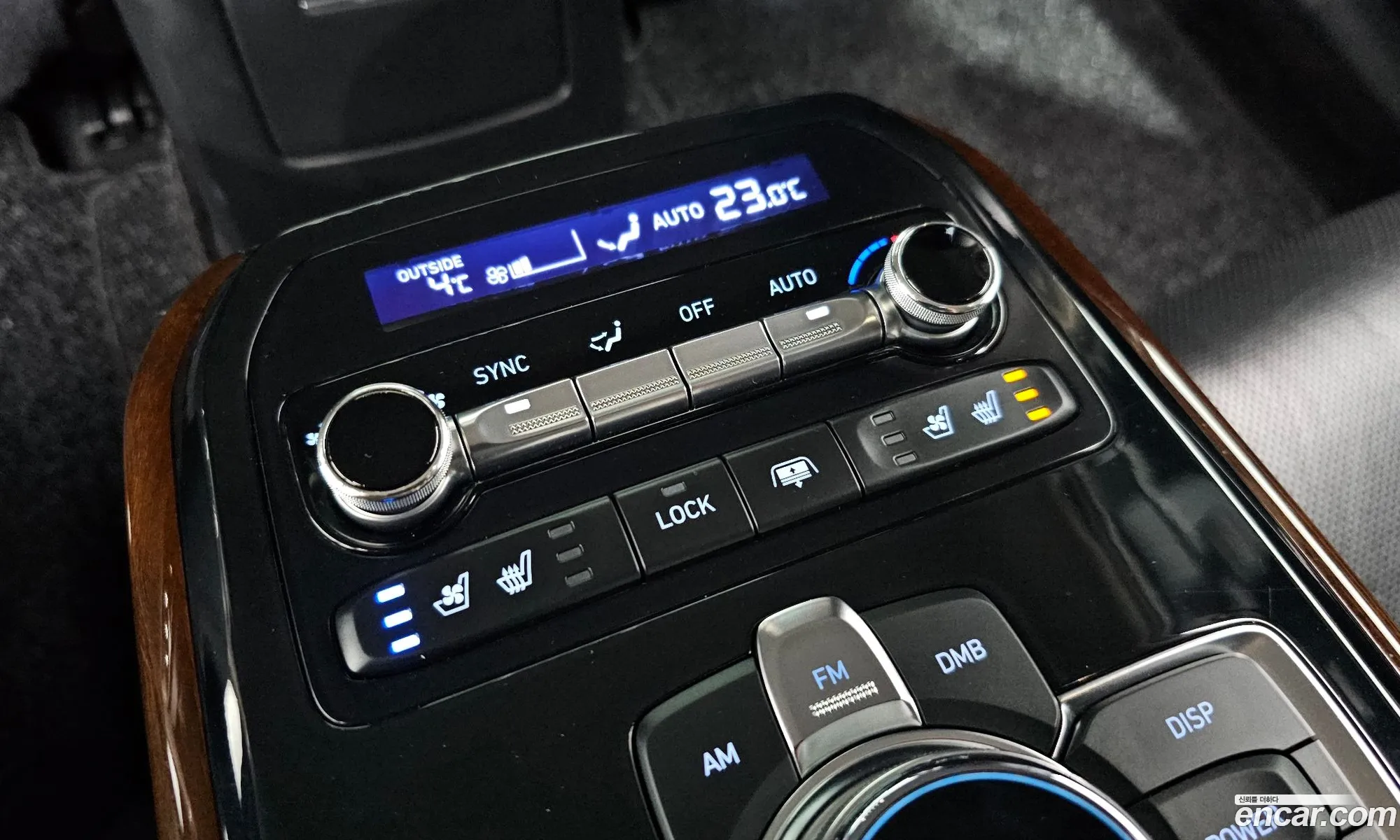 Genesis EQ900 2016 — 15