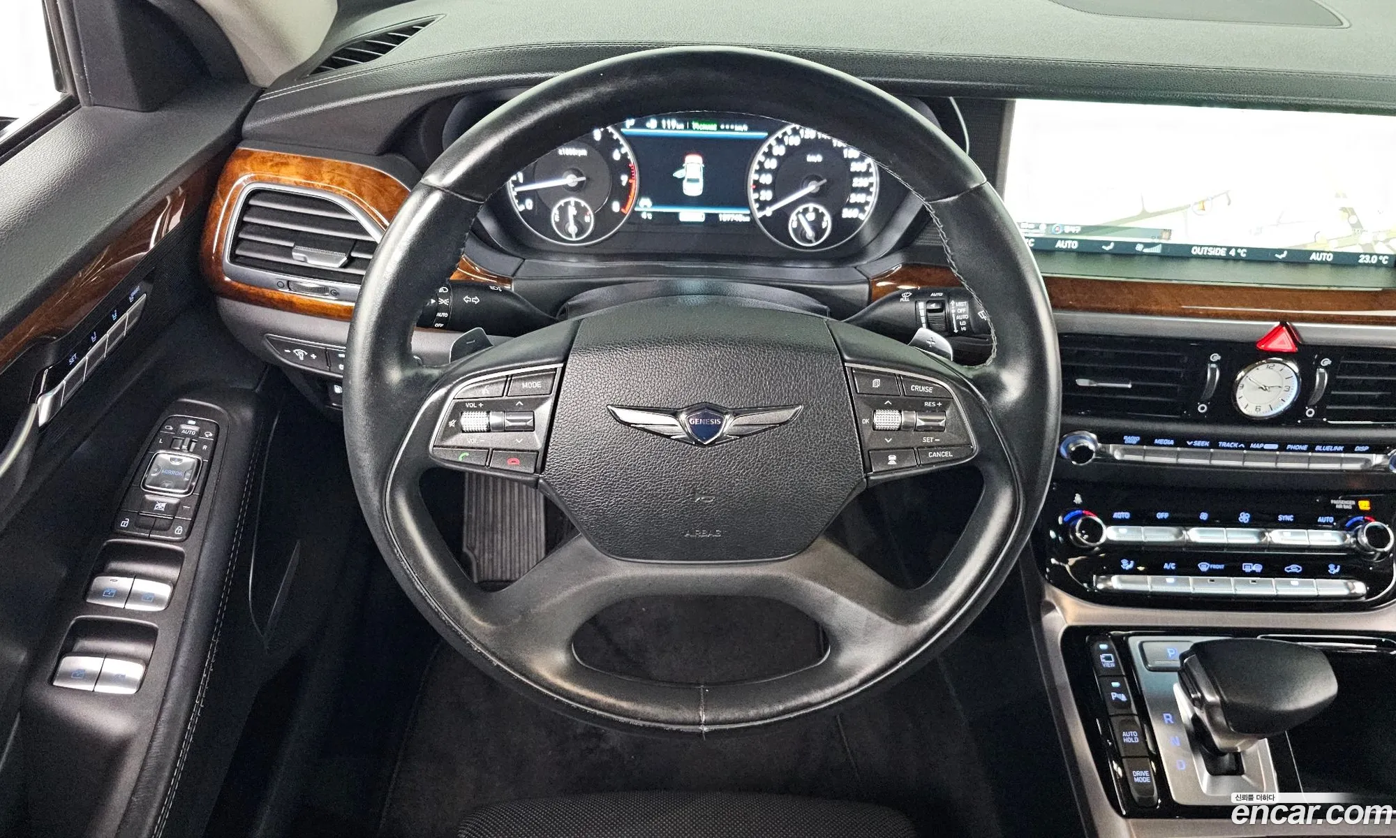 Genesis EQ900 2016 — 19