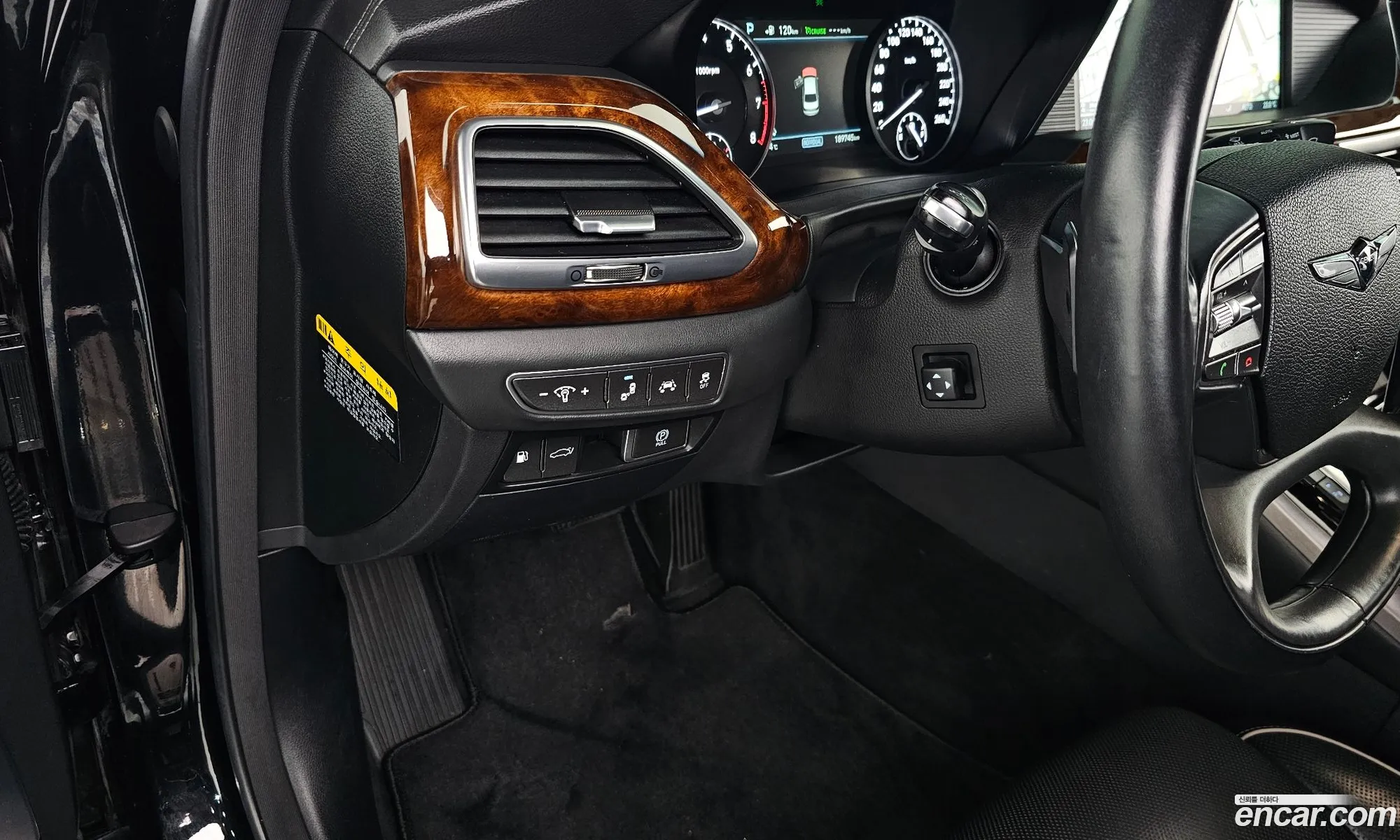 Genesis EQ900 2016 — 5