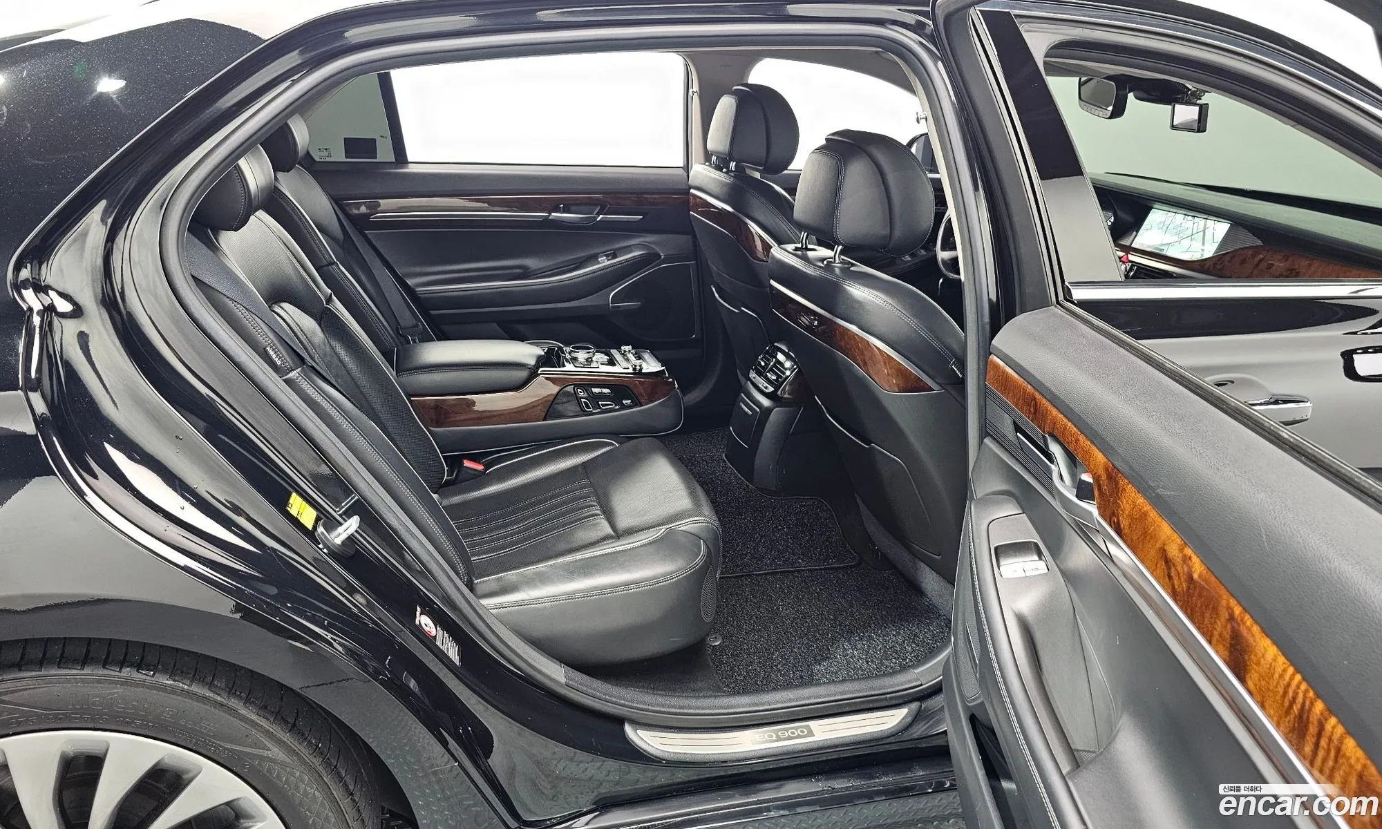 Genesis EQ900 2016 — 20