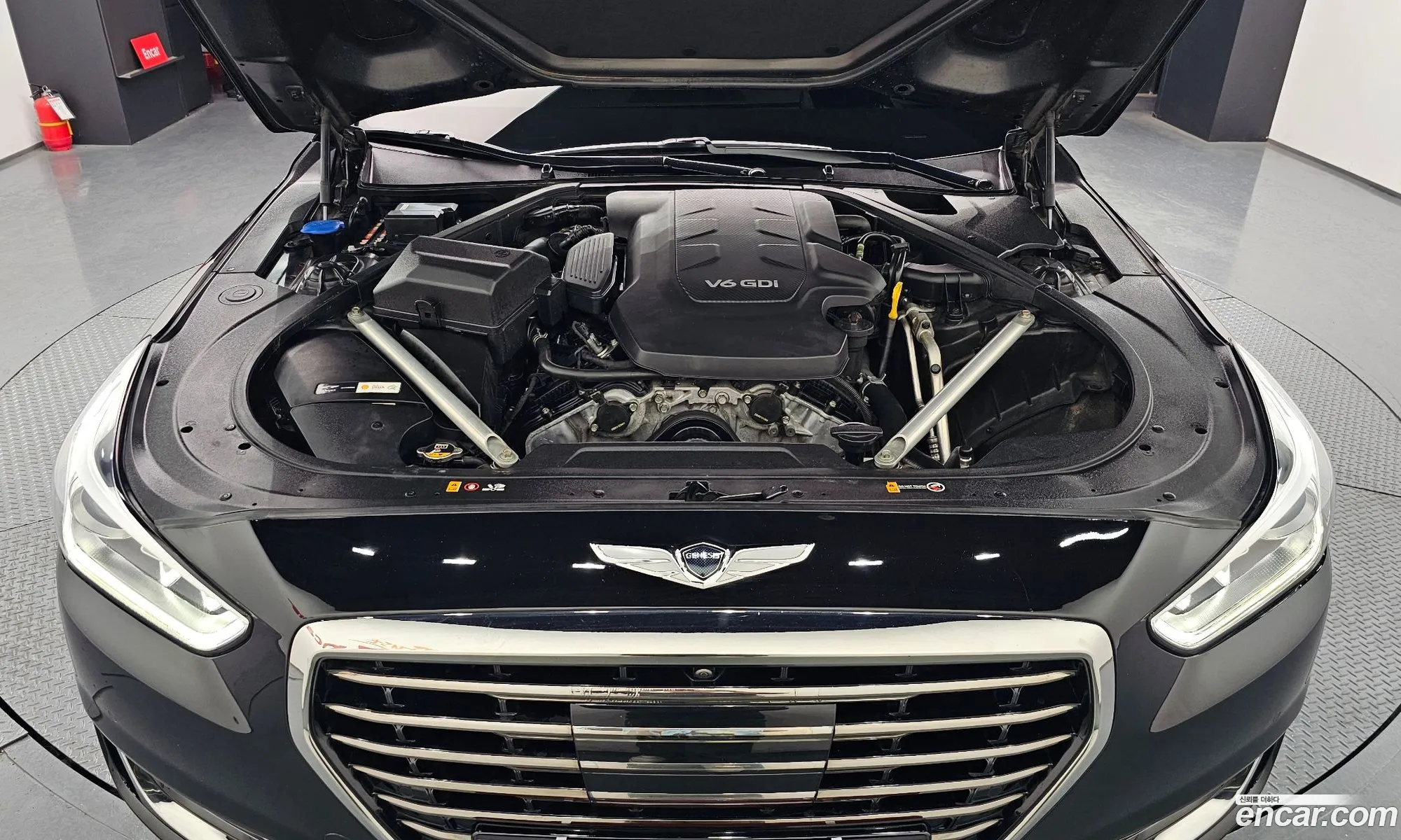 Genesis EQ900 2016 — 17