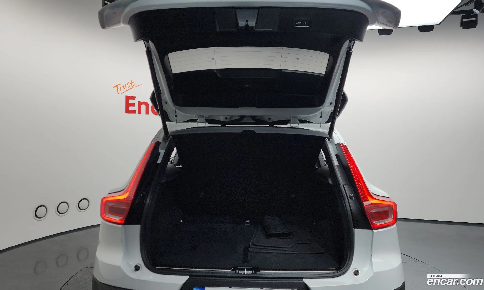 Volvo XC40 2023 — 11