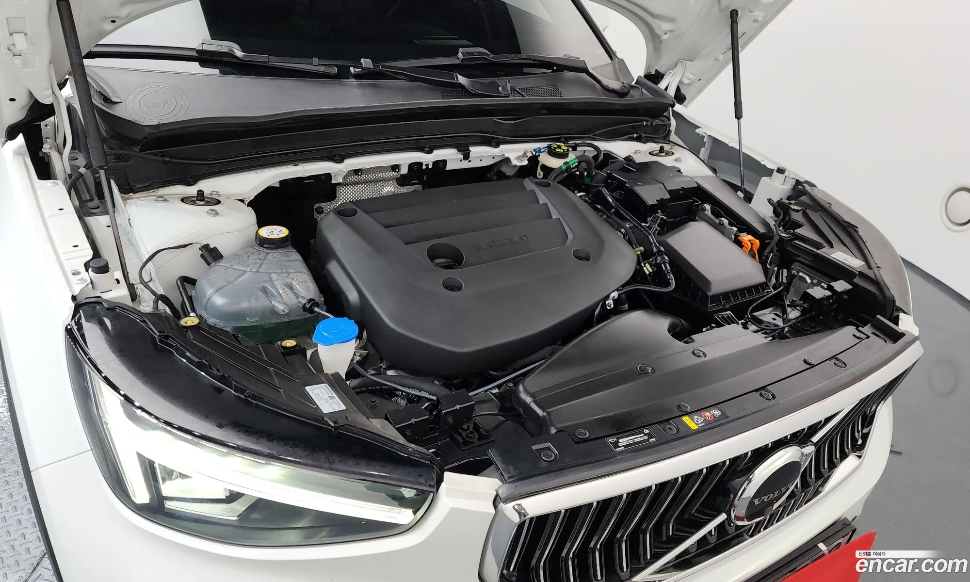 Volvo XC40 2023 — 8