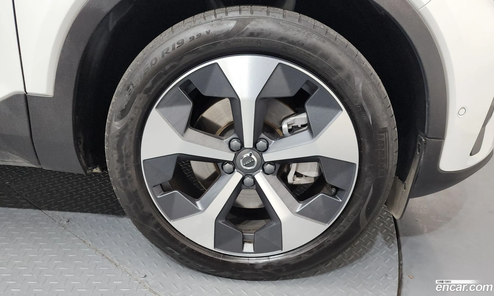 Volvo XC40 2023 — 12