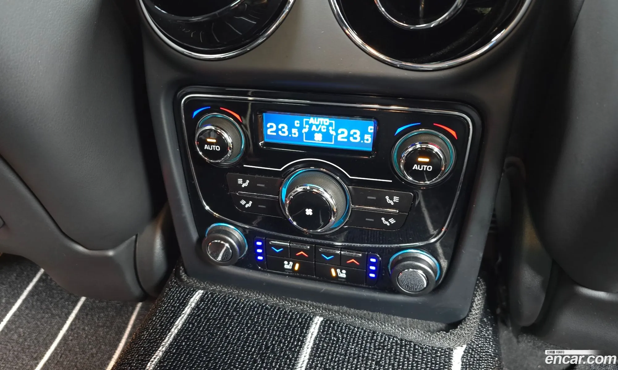 Jaguar XJ 2011 SAJAA26BXBLV14558 — 5
